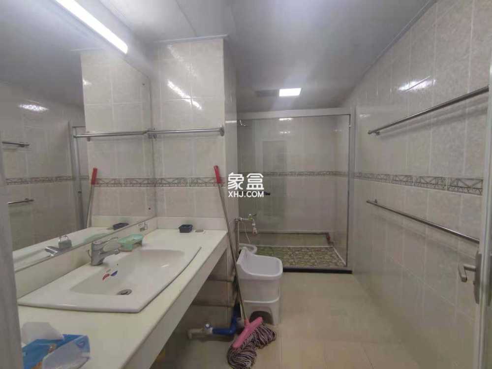 大成公寓  4室2厅2卫    6000.0元/月室内图