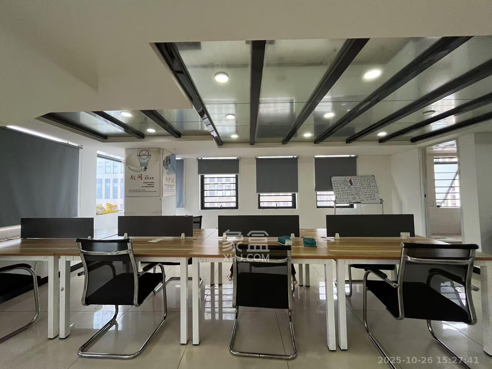 华润置地广场二期 2室2厅1卫 4700.0元/月 华润置地广场二期 2室2厅1卫 4700.0元/月室内图