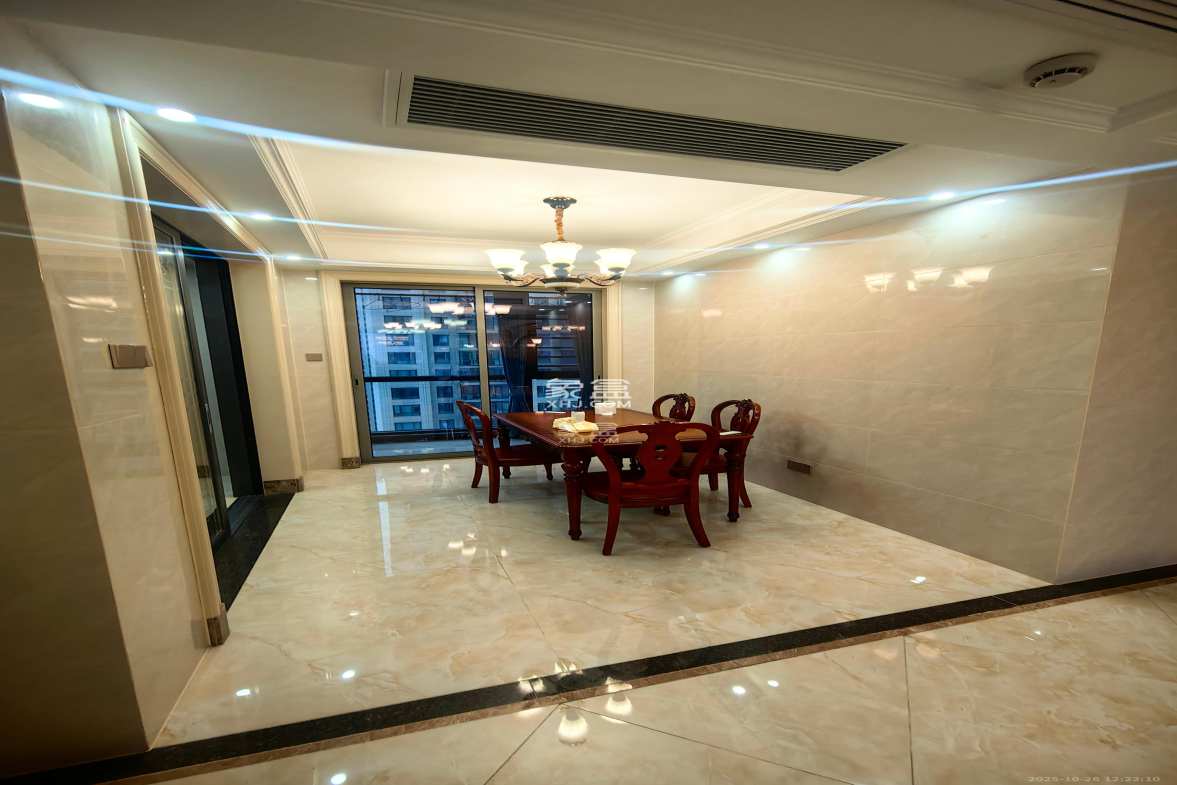 梅溪湖金茂湾 4室2厅2卫 4000.0元/月 梅溪湖金茂湾 4室2厅2卫 4000.0元/月室内图