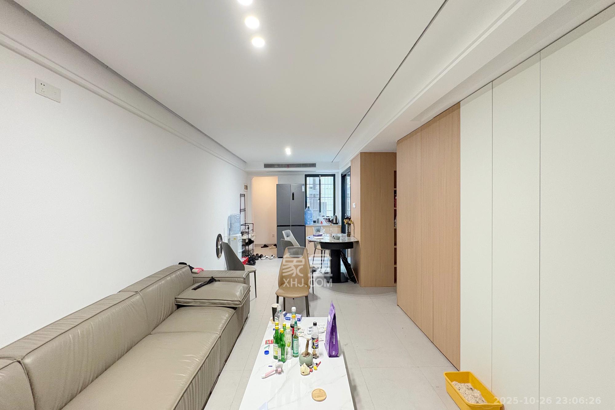 新富城 3室2厅1卫 110.0万 新富城 3室2厅1卫 110.0万客厅