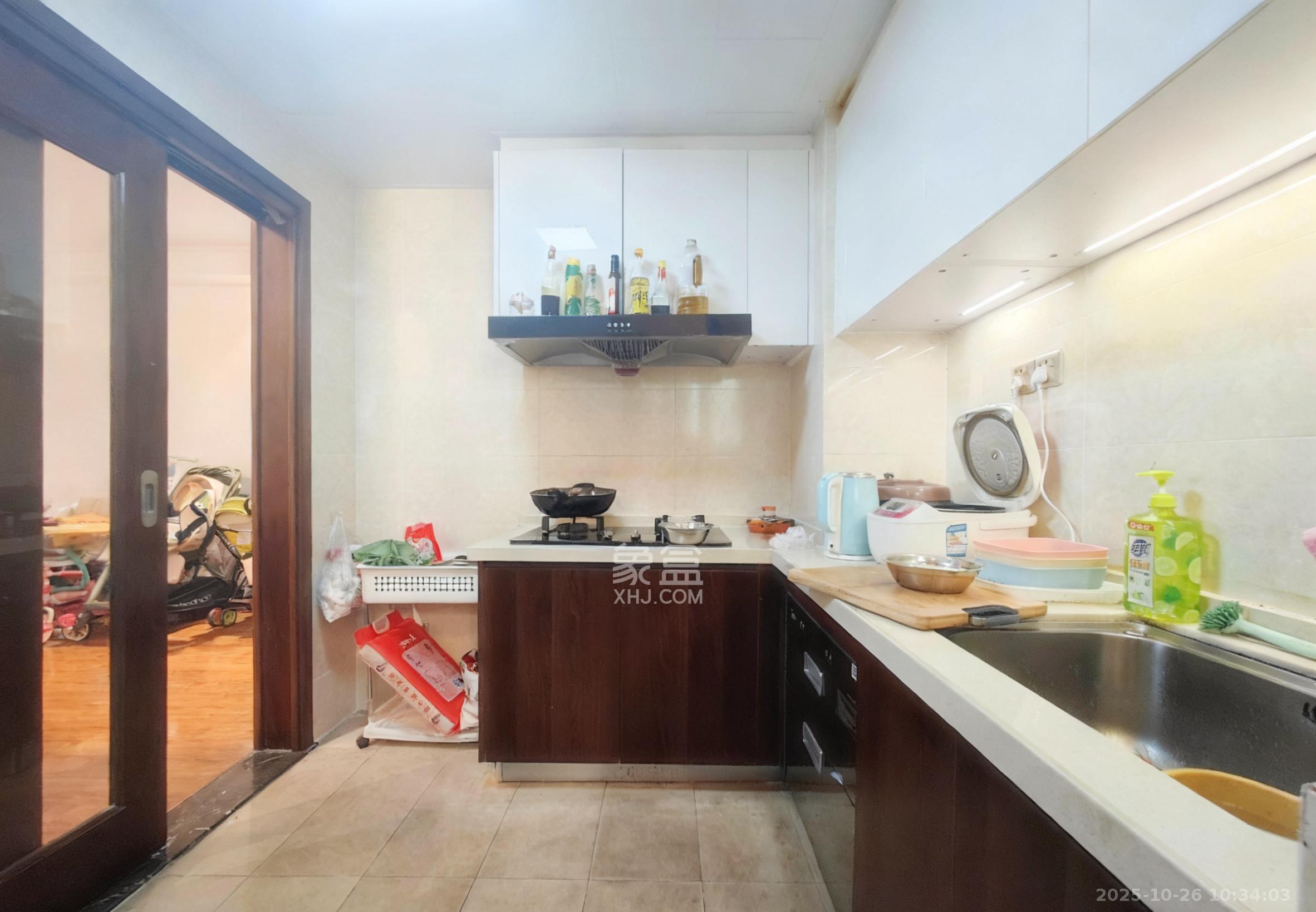 奥园誉景华府 3室2厅2卫 2300.0元/月 奥园誉景华府 3室2厅2卫 2300.0元/月室内图