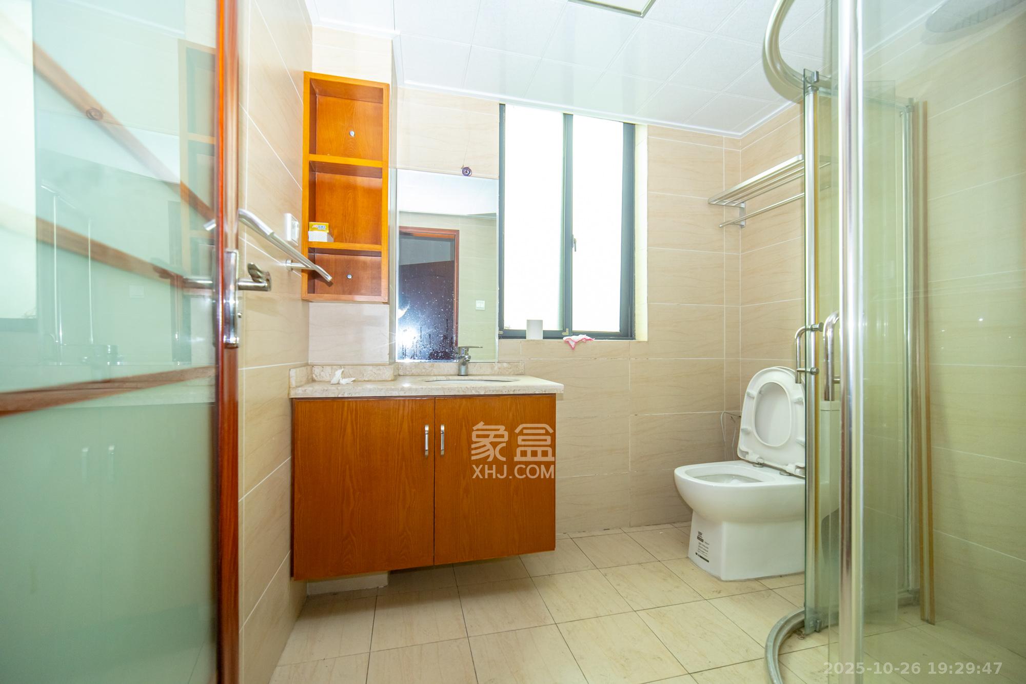 申湘宽境  3室2厅2卫    67.8万卫生间