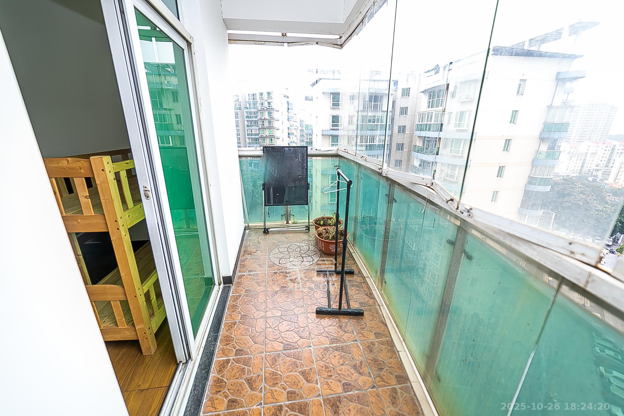 万事佳景园  3室2厅2卫    75.8万阳台