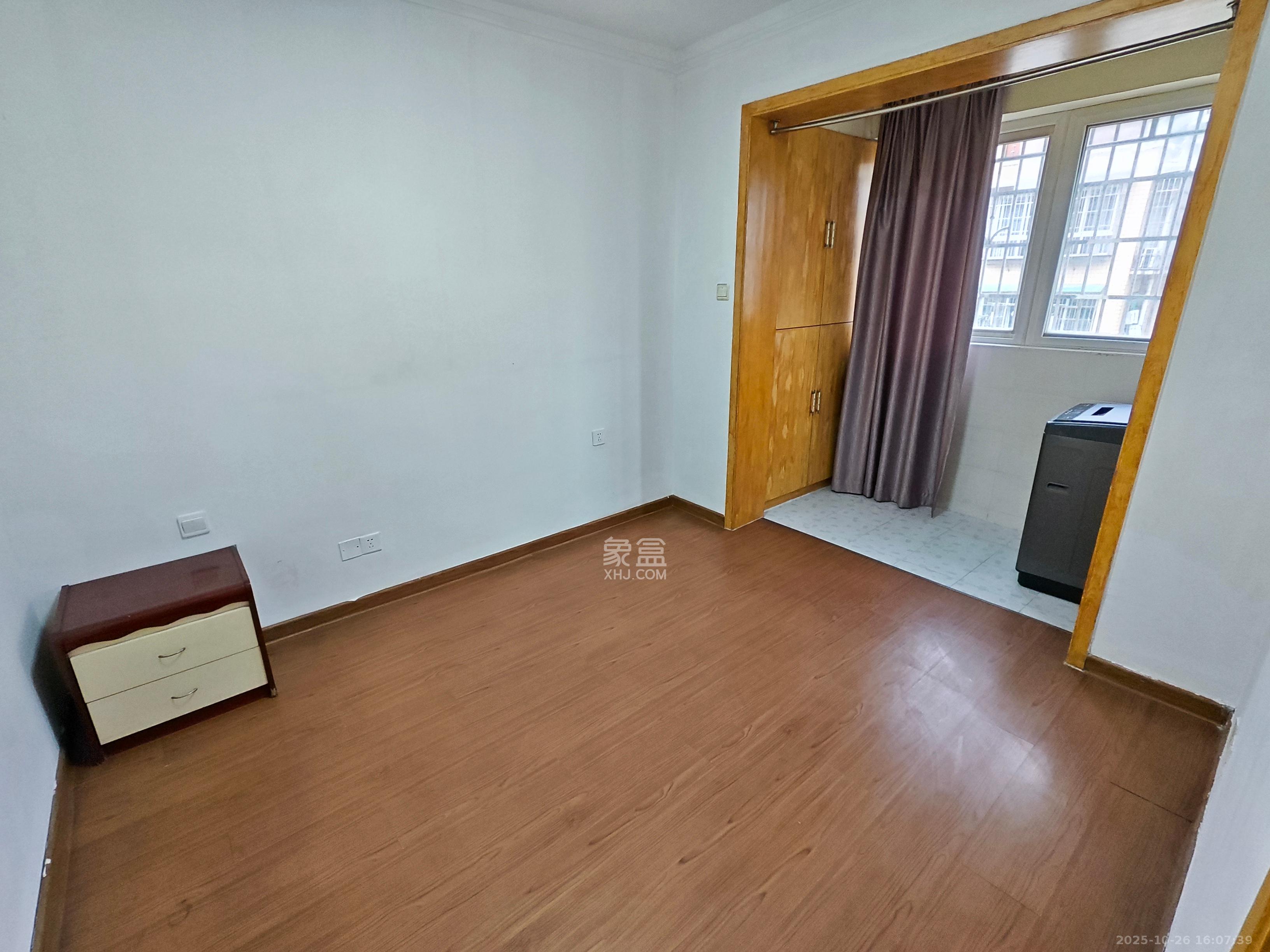 德馨园  3室2厅1卫    1800.0元/月 德馨园  3室2厅1卫    1800.0元/月室内图