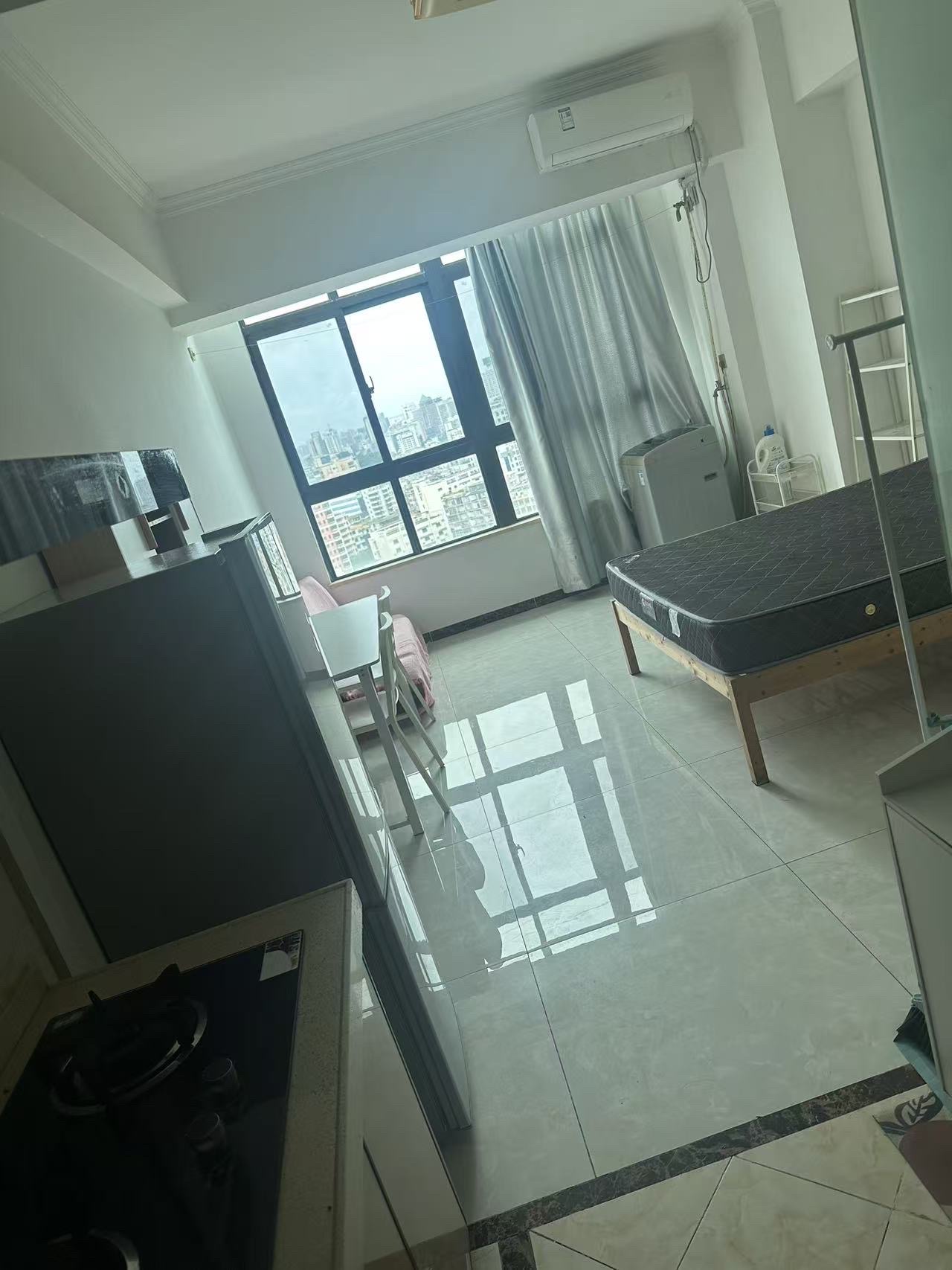 华山大厦(华山国际)  1室1厅1卫    1200.0元/月 华山大厦(华山国际)  1室1厅1卫    1200.0元/月室内图