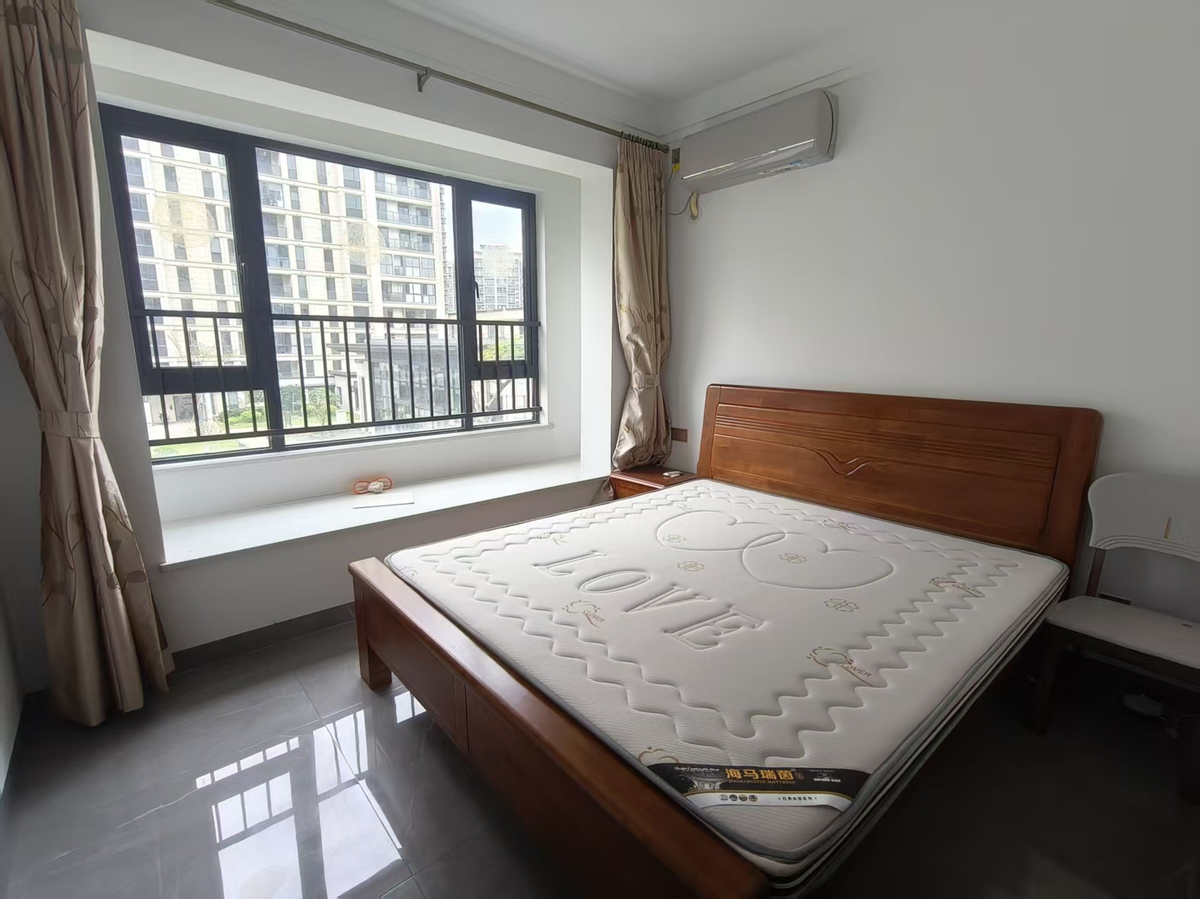 蓝宝凤鸣兰曦 3室2厅2卫 2500.0元/月 蓝宝凤鸣兰曦 3室2厅2卫 2500.0元/月室内图