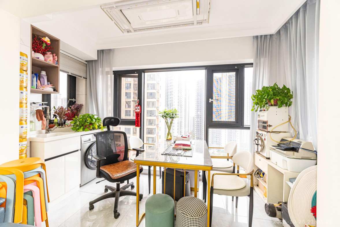 佳俊万家府  3室2厅2卫    108.0万 佳俊万家府  3室2厅2卫    108.0万阳台