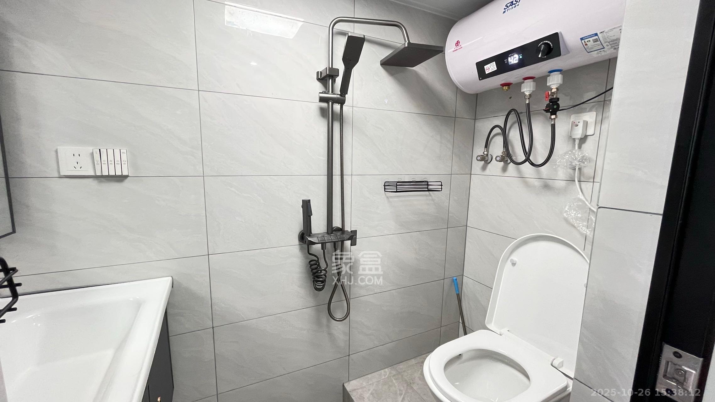 保利天禧EF区  1室1厅1卫    2000.0元/月 保利天禧EF区  1室1厅1卫    2000.0元/月室内图