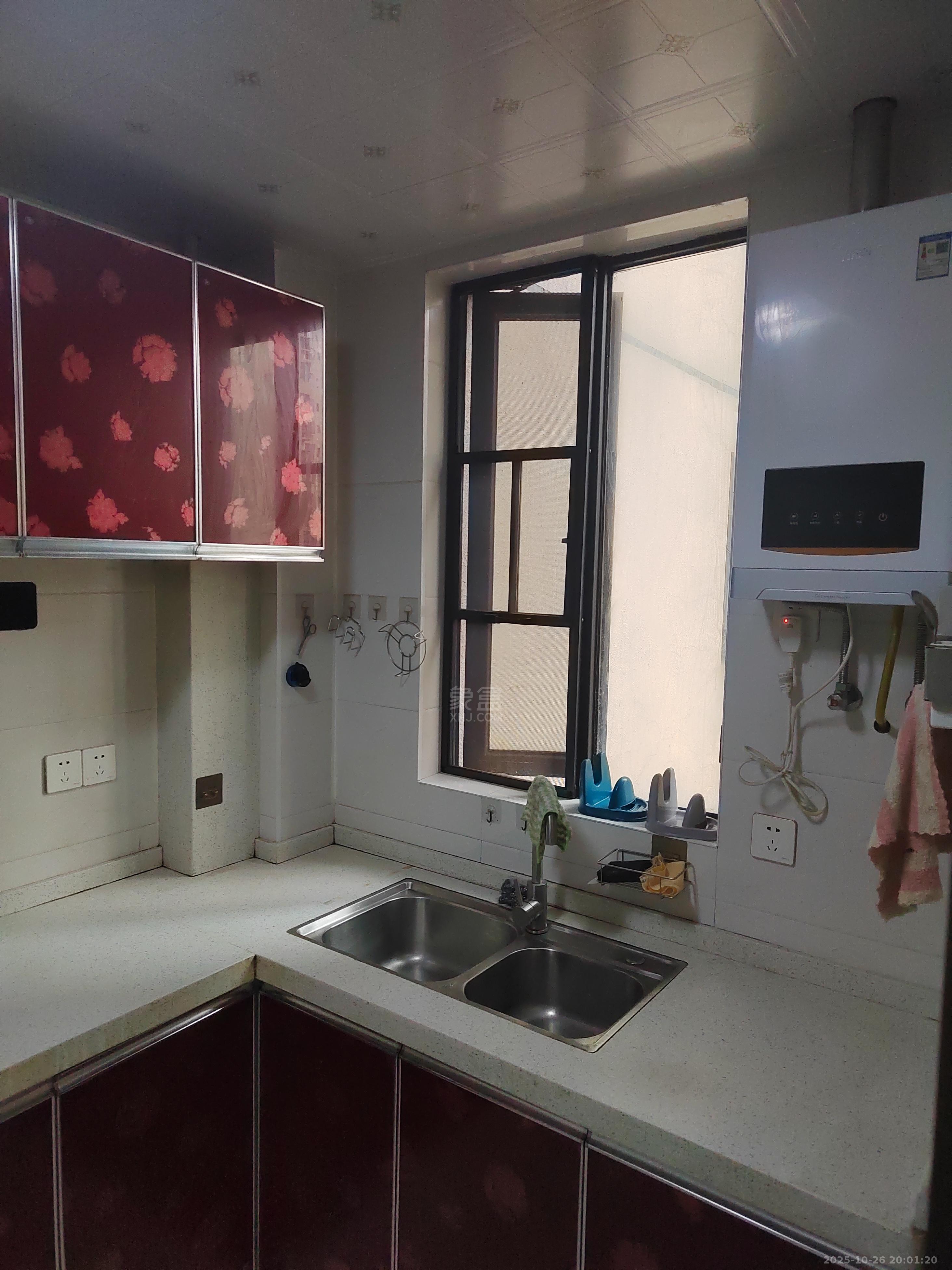 蓝溪谷 3室1厅2卫 2000.0元/月 蓝溪谷 3室1厅2卫 2000.0元/月室内图