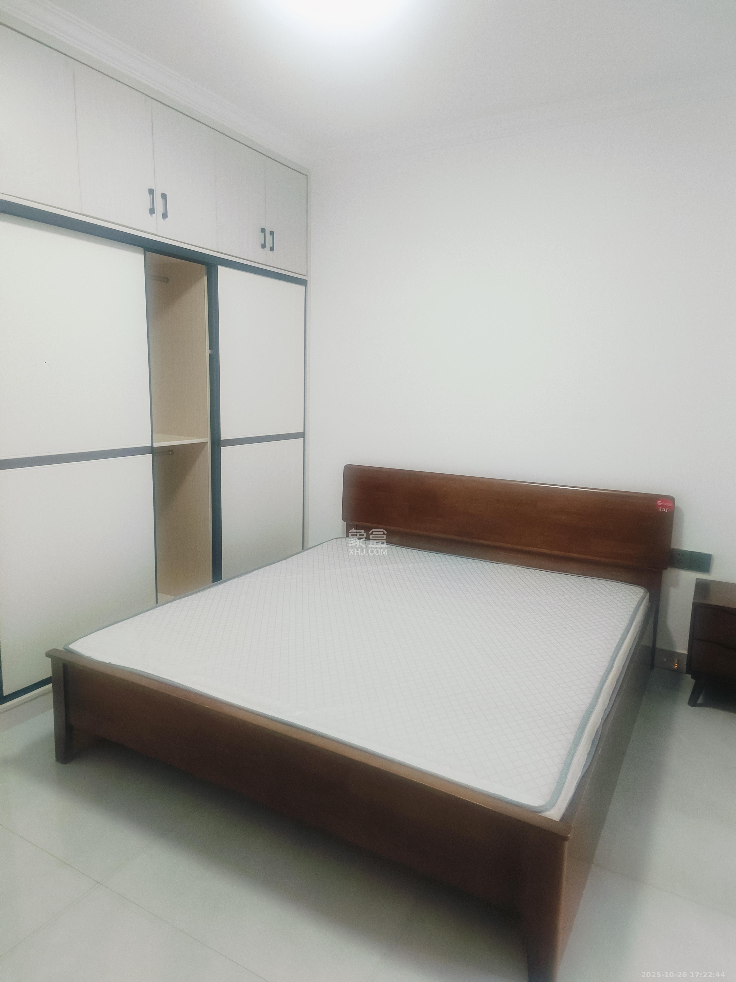 韭菜园嘉苑  3室2厅2卫    4000.0元/月室内图