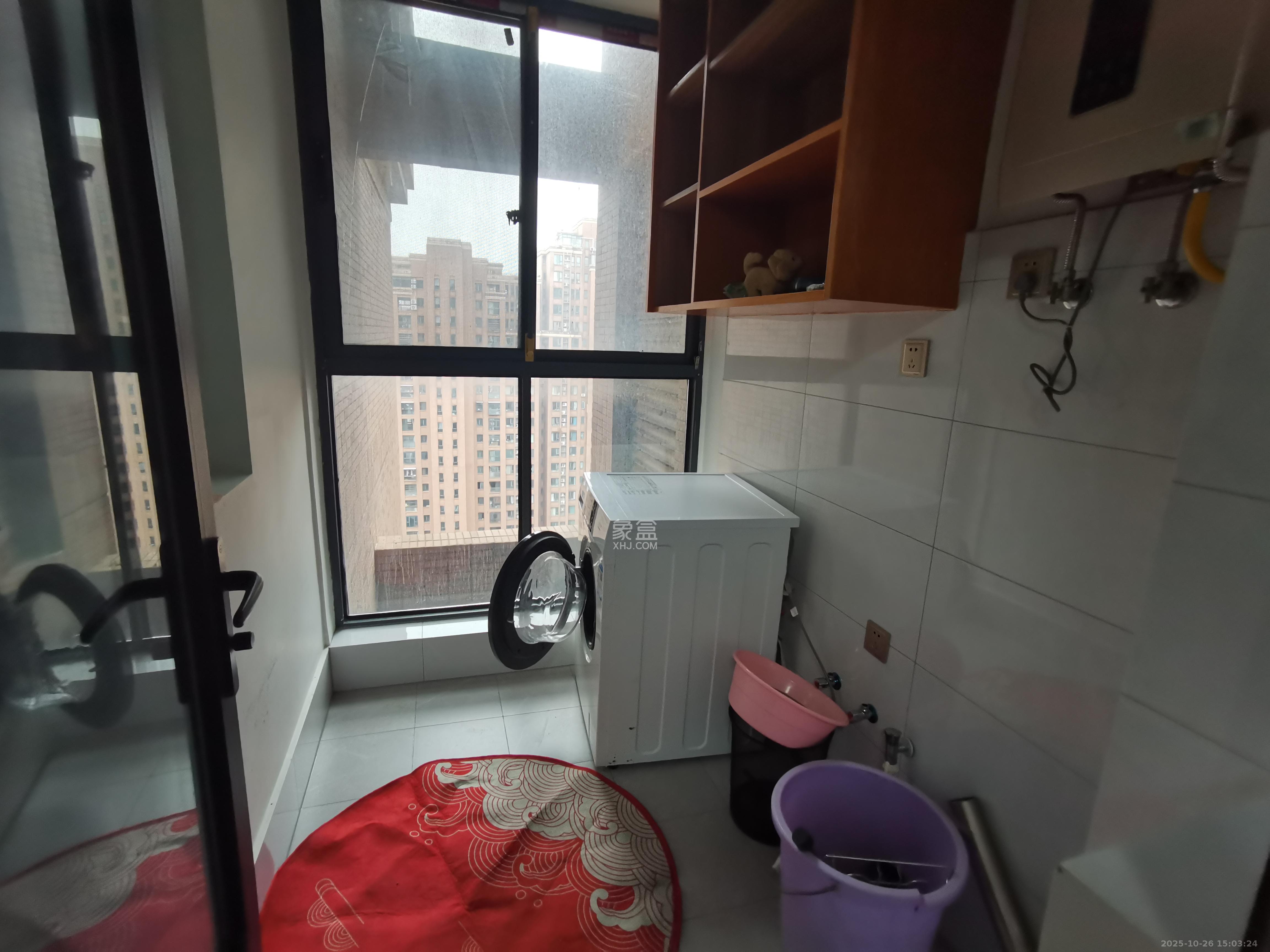 三一街区 3室2厅2卫 2300.0元/月 三一街区 3室2厅2卫 2300.0元/月室内图