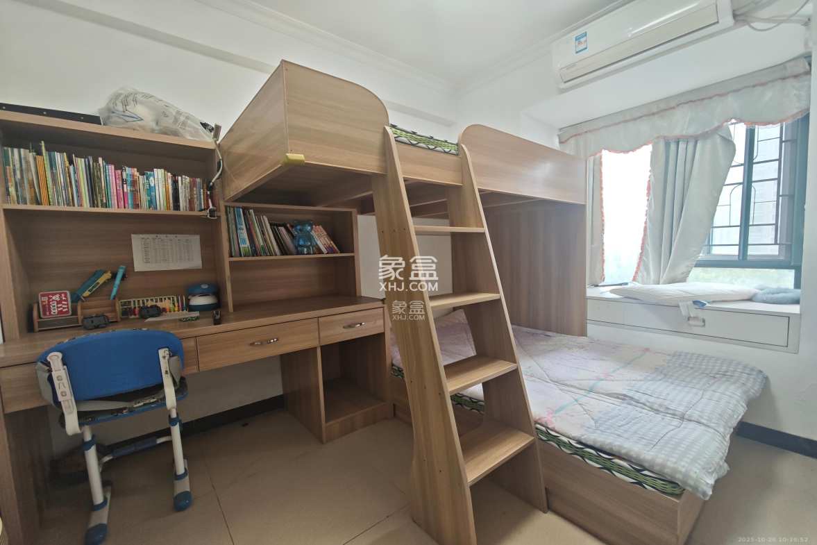 华润凤凰城二期  3室2厅1卫    2000.0元/月 华润凤凰城二期  3室2厅1卫    2000.0元/月室内图