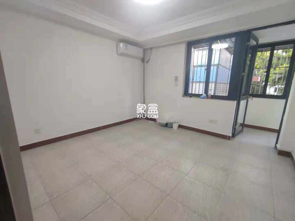 大成公寓  4室2厅2卫    6000.0元/月室内图