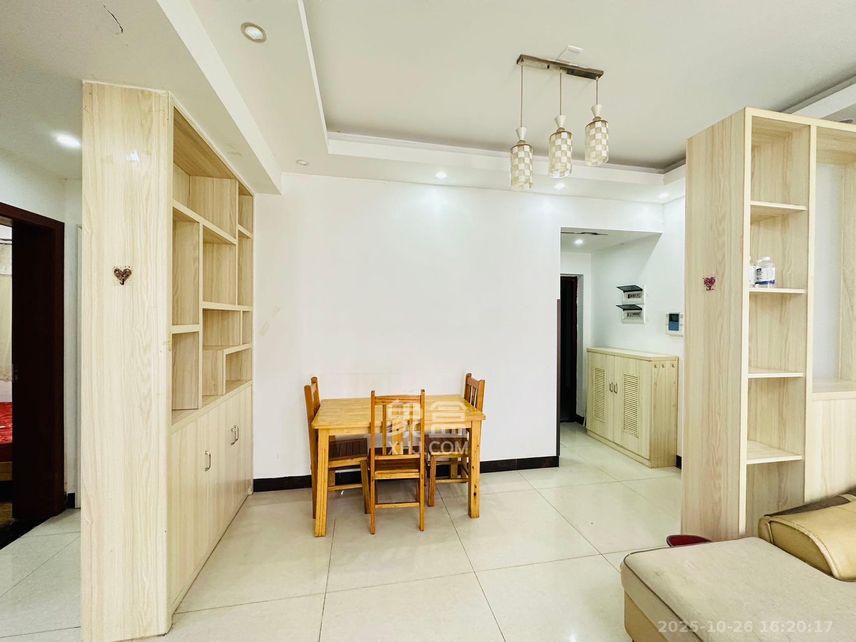 上河国际C区  3室2厅1卫    2500.0元/月室内图