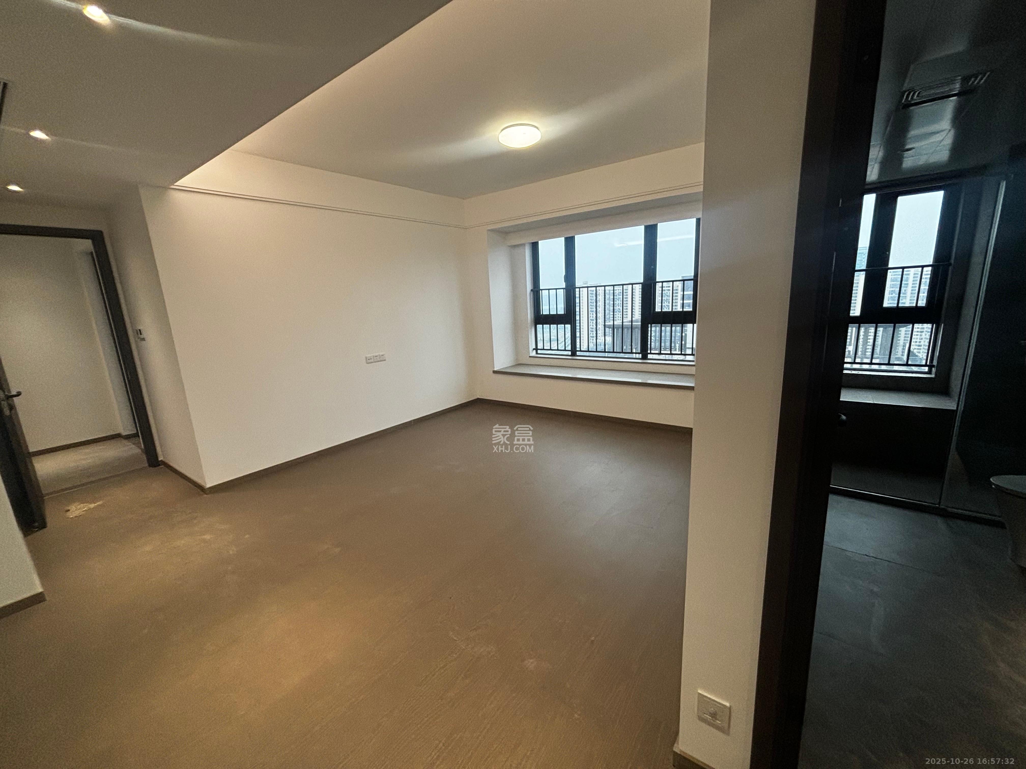 越秀湘江星汇城三期  4室2厅3卫    6800.0元/月 越秀湘江星汇城三期  4室2厅3卫    6800.0元/月室内图