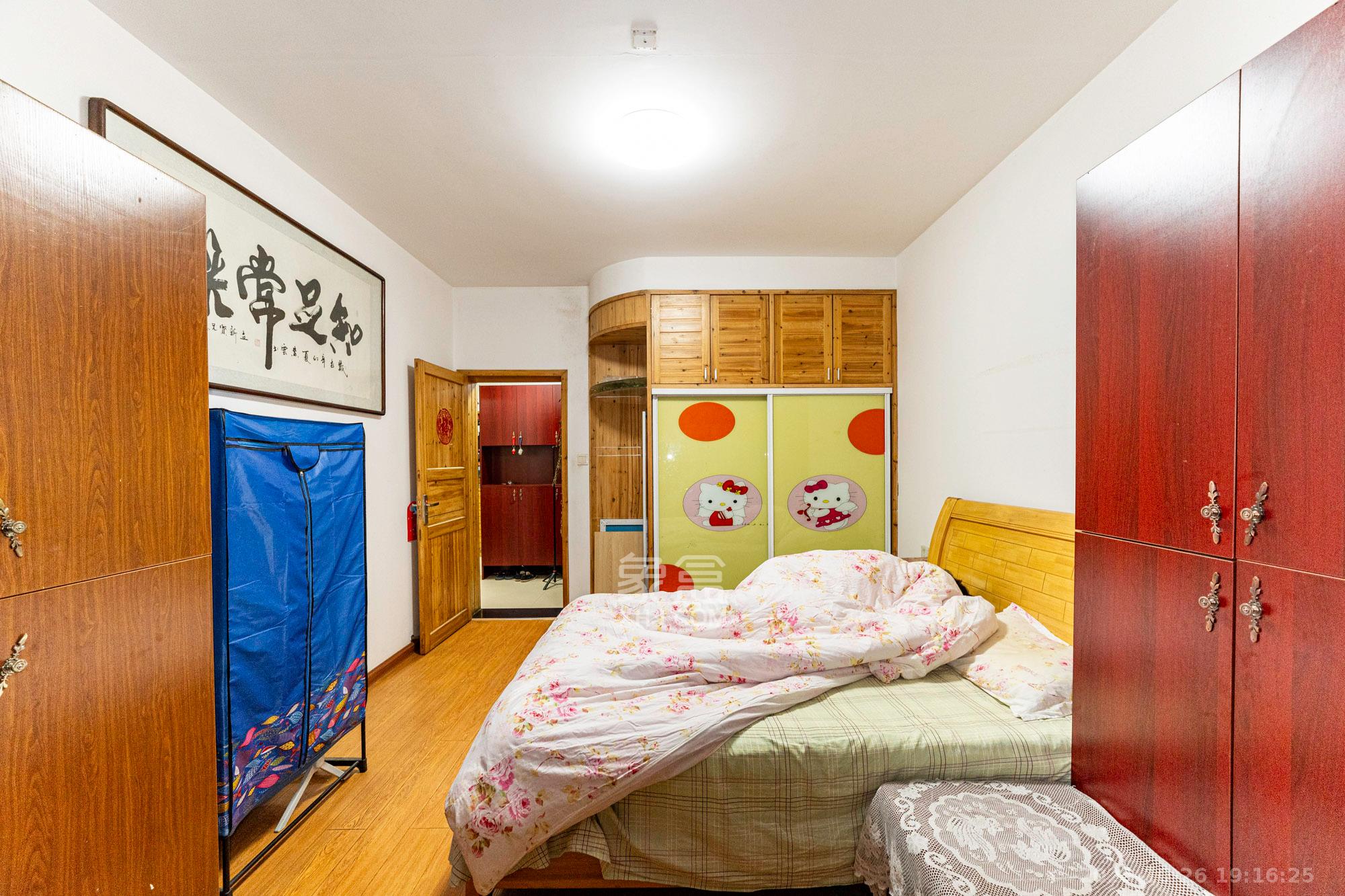 茶叶大市场“山水茗园”  2室2厅1卫    34.8万卧室