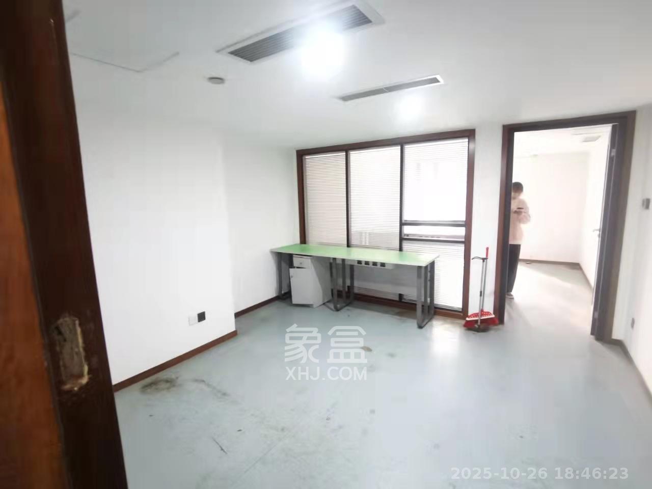 中建芙蓉工社  1室1厅1卫    1050.0元/月