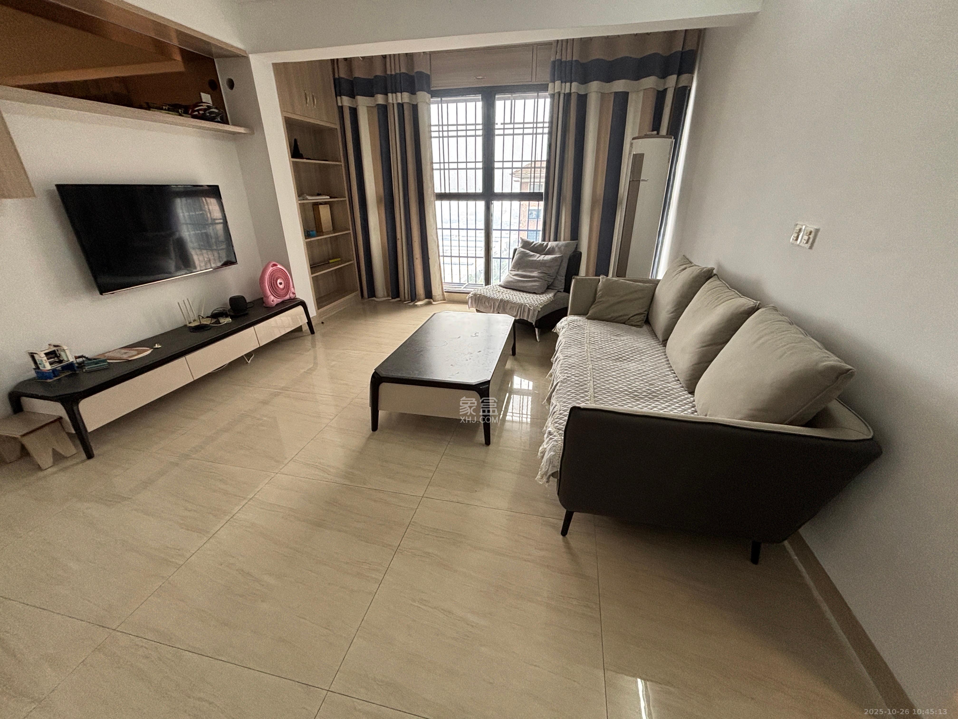 康桥长郡  3室2厅2卫    1800.0元/月