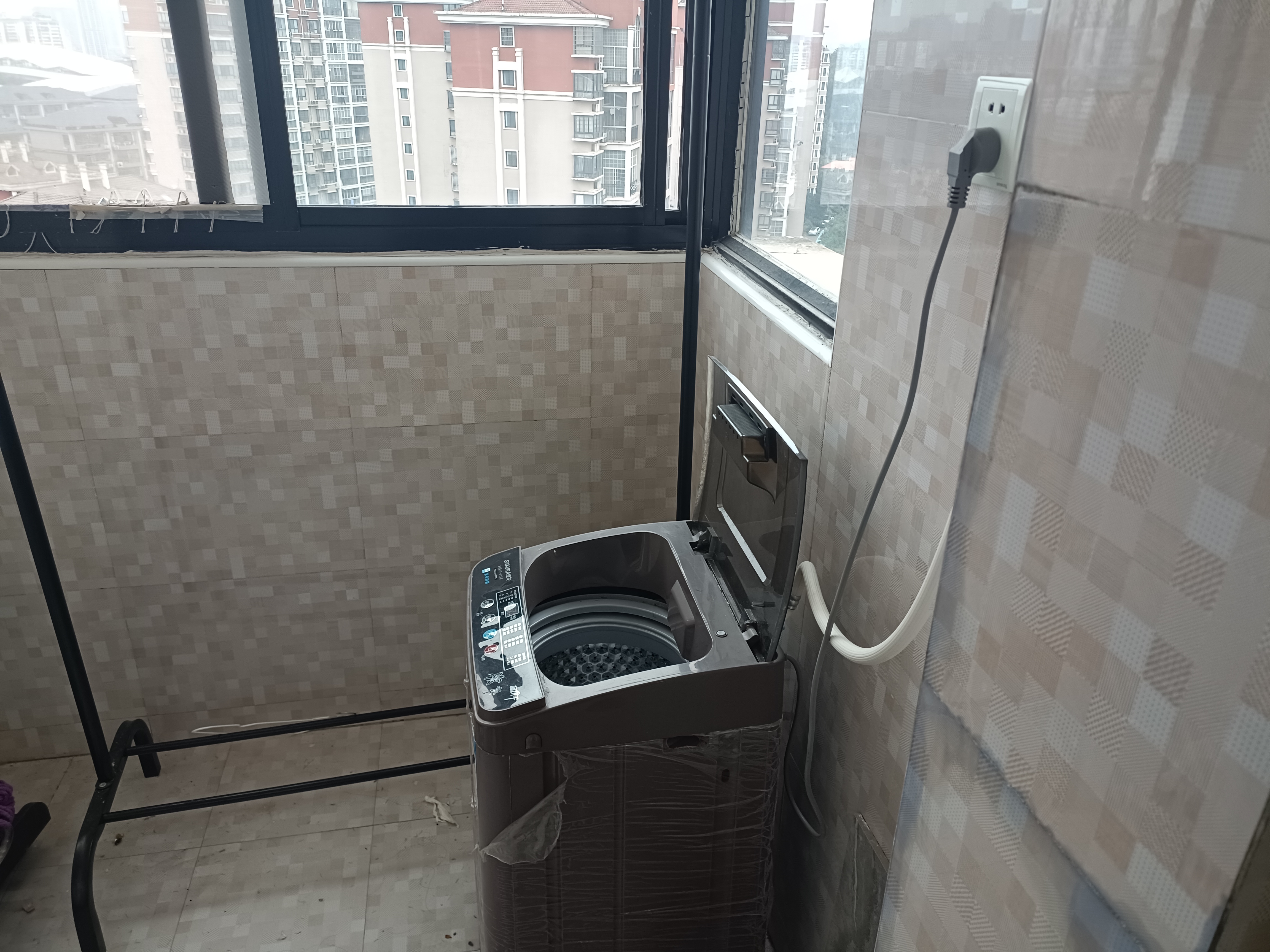 上城世家  1室1厅1卫    1000.0元/月室内图