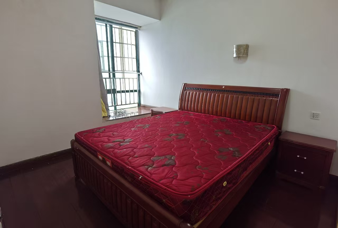 桃花里  1室1厅1卫    1000.0元/月 桃花里  1室1厅1卫    1000.0元/月室内图