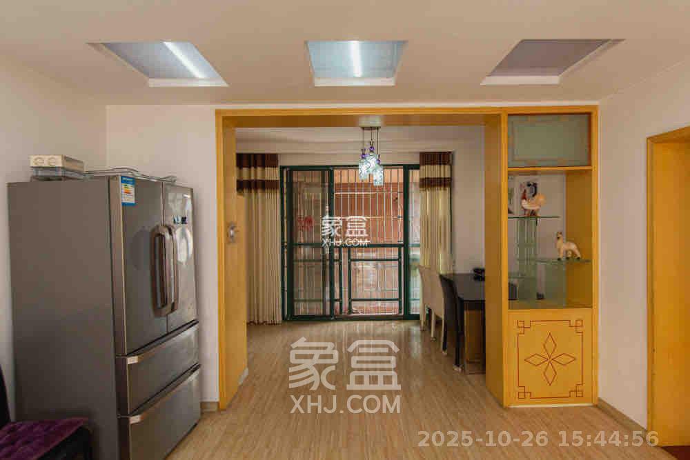 华盛世纪新城  4室2厅2卫    2200.0元/月室内图