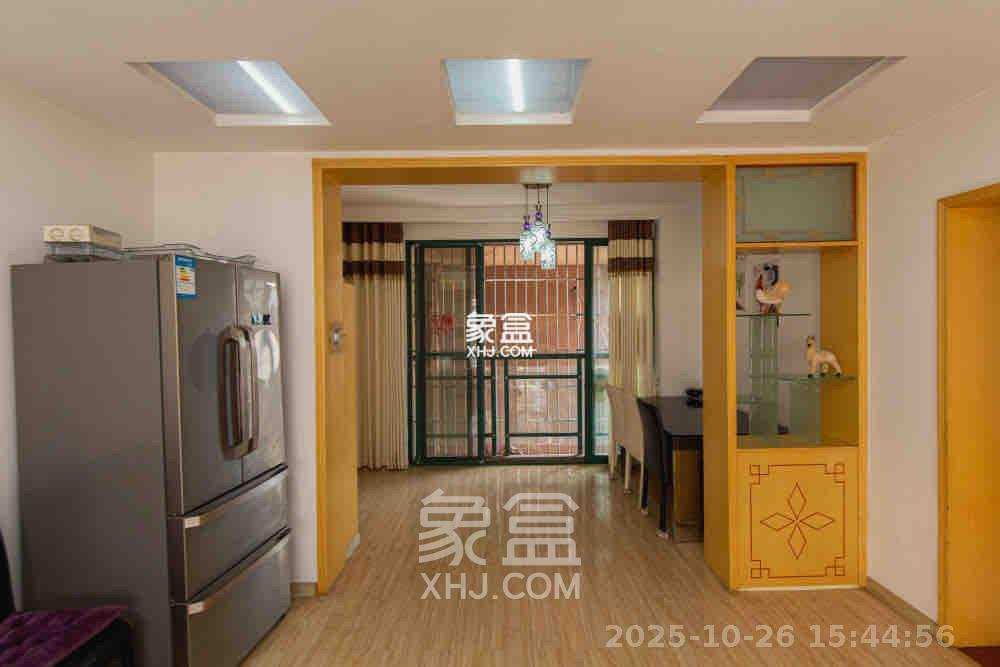 华盛世纪新城  4室2厅2卫    2200.0元/月 华盛世纪新城  4室2厅2卫    2200.0元/月室内图