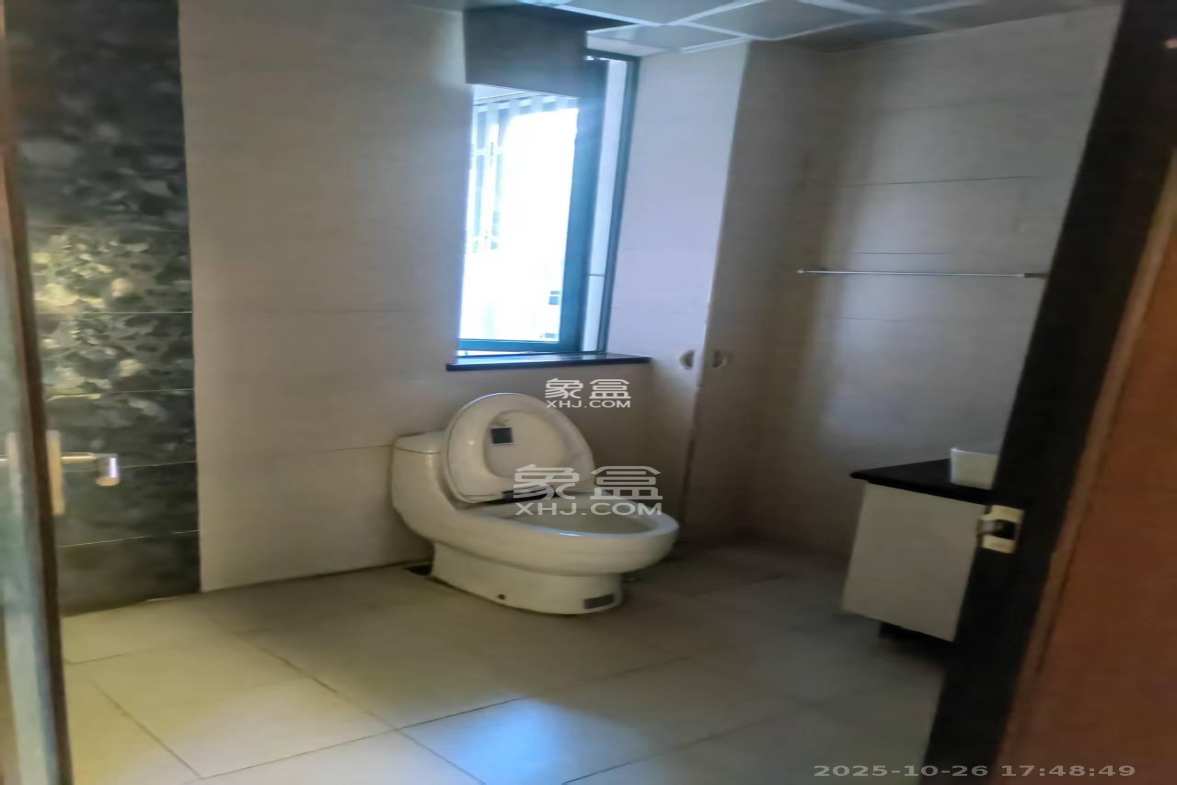 华盛世纪新城 4室2厅2卫 2600.0元/月 华盛世纪新城 4室2厅2卫 2600.0元/月室内图