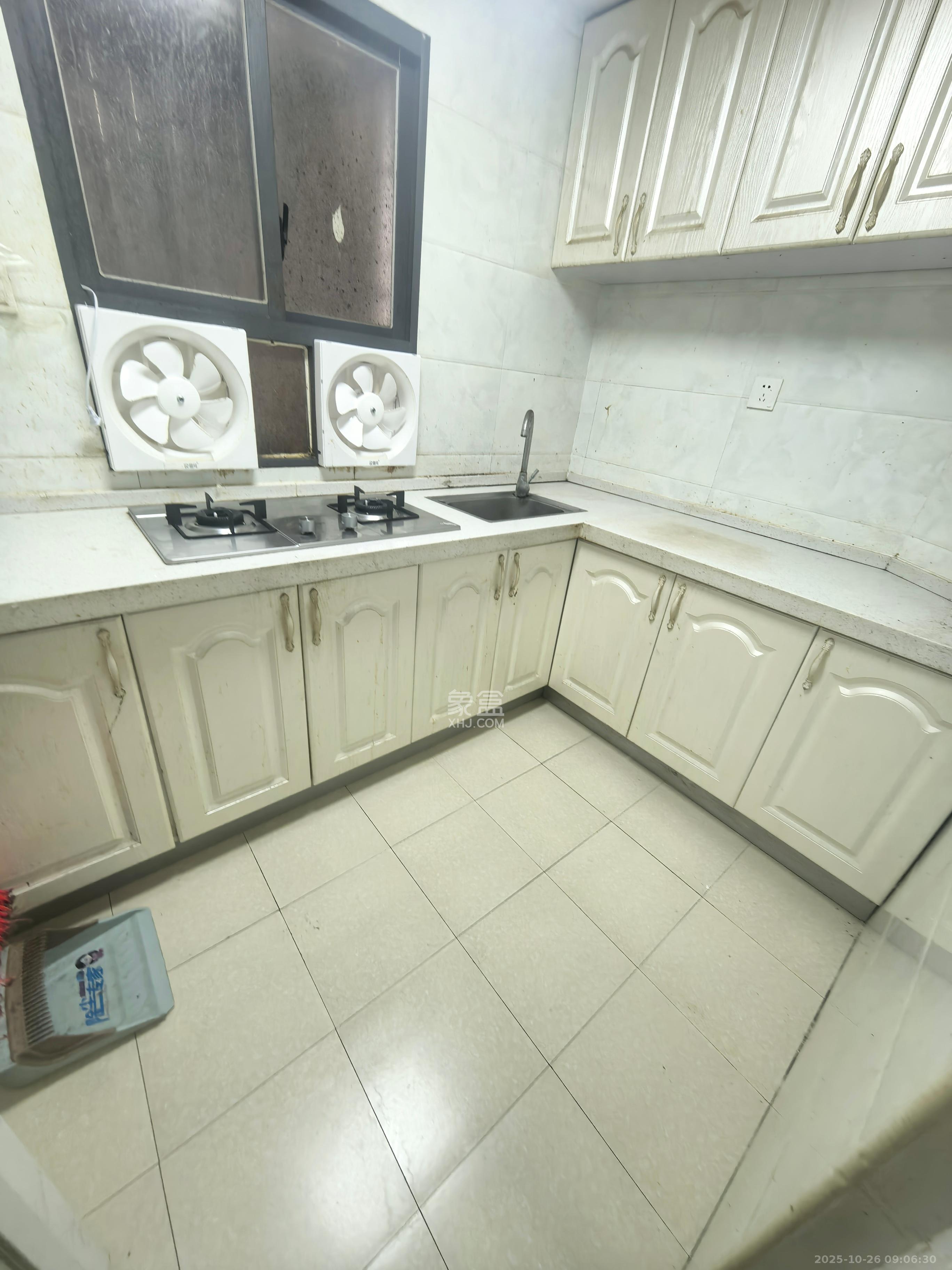 晓园大厦  3室1厅1卫    2000.0元/月 晓园大厦  3室1厅1卫    2000.0元/月室内图