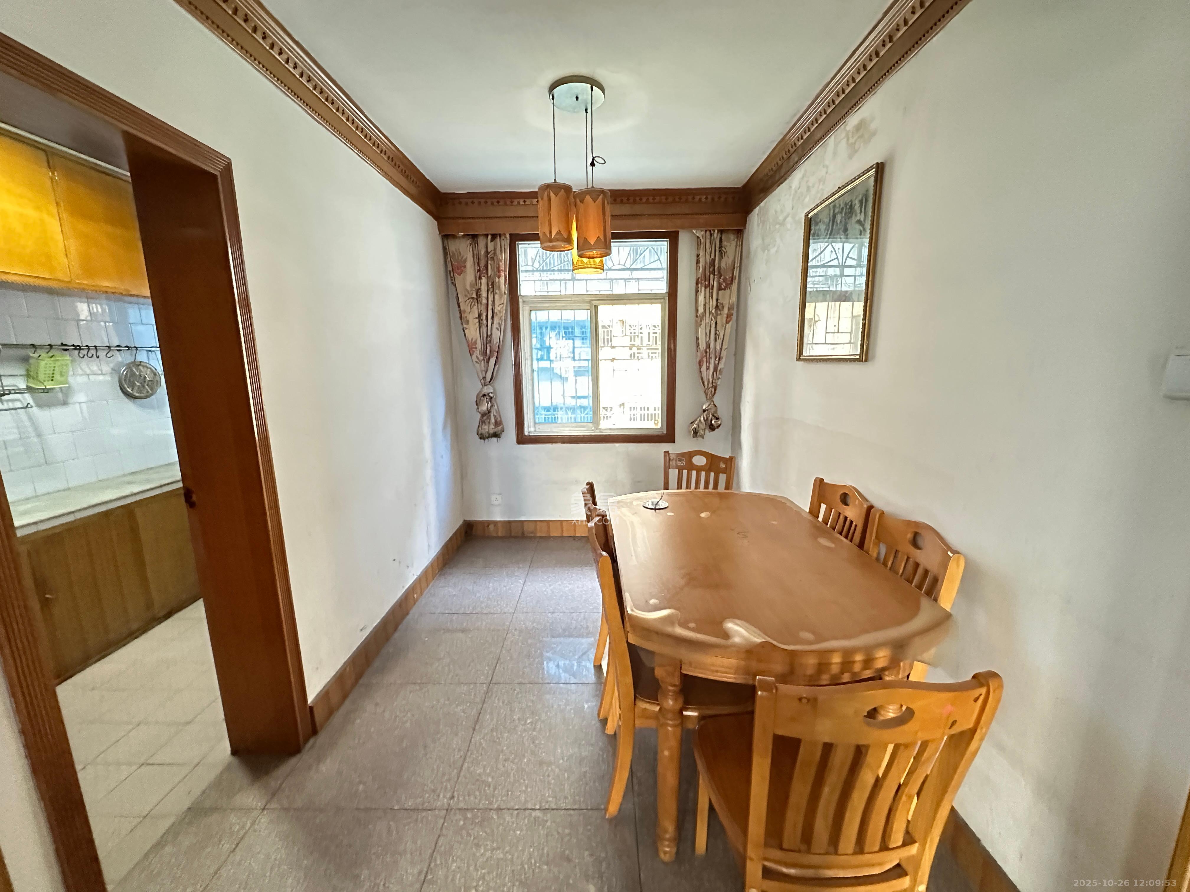 桔园小区1-8片 3室2厅2卫 1600.0元/月 桔园小区1-8片 3室2厅2卫 1600.0元/月室内图