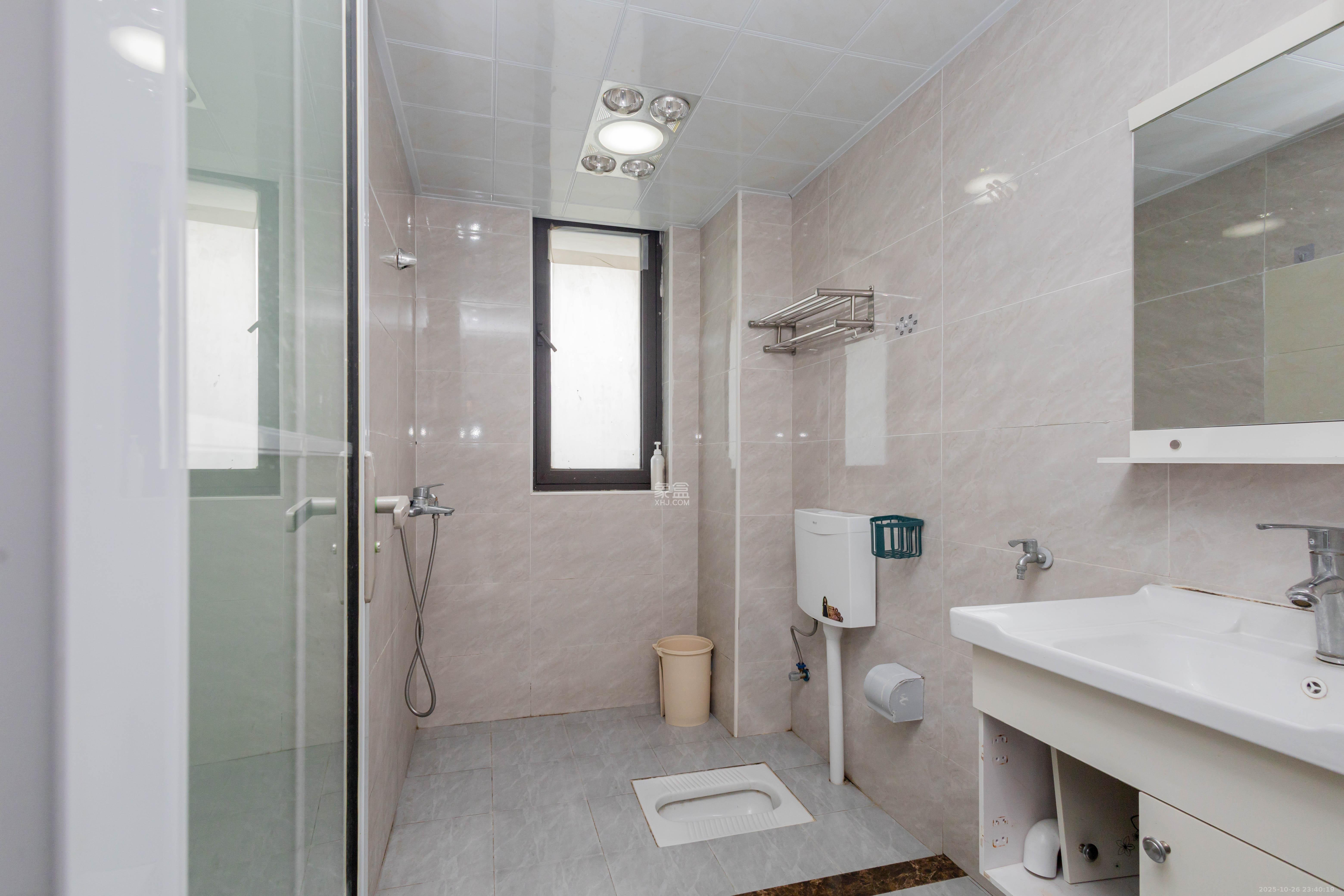 龙湖碧桂园天宸原著  4室2厅2卫    165.0万卫生间