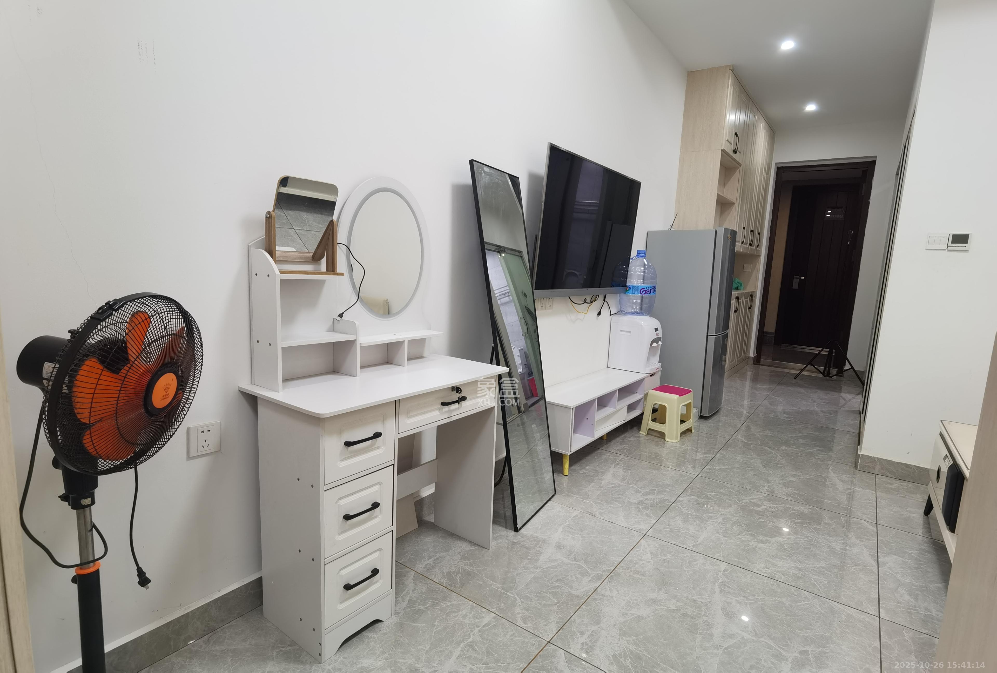 公园9号大都会  1室1厅1卫    2000.0元/月室内图