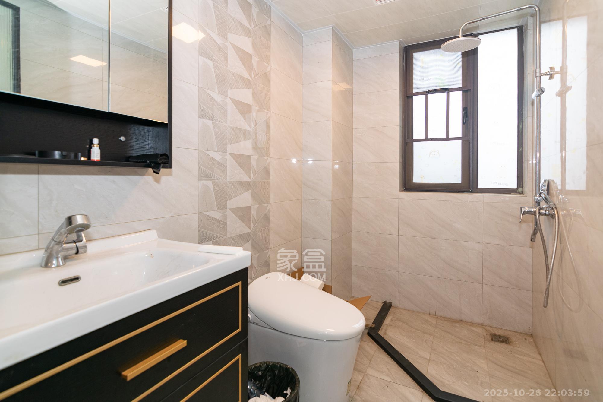 润和山水郡  4室2厅2卫    102.0万卫生间