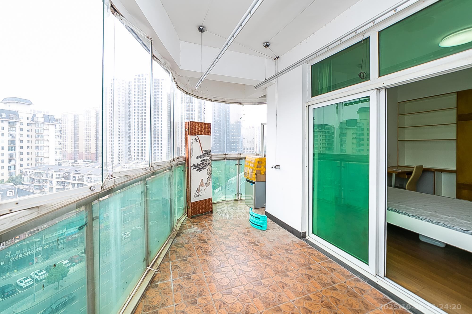 万事佳景园  3室2厅2卫    75.8万 万事佳景园  3室2厅2卫    75.8万阳台