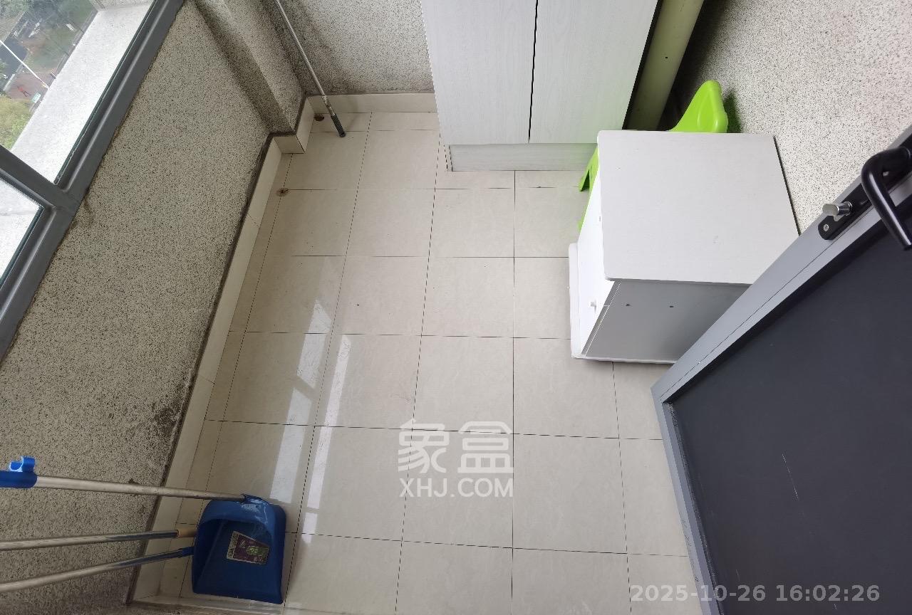 西子一间  2室1厅1卫    2200.0元/月 西子一间  2室1厅1卫    2200.0元/月室内图