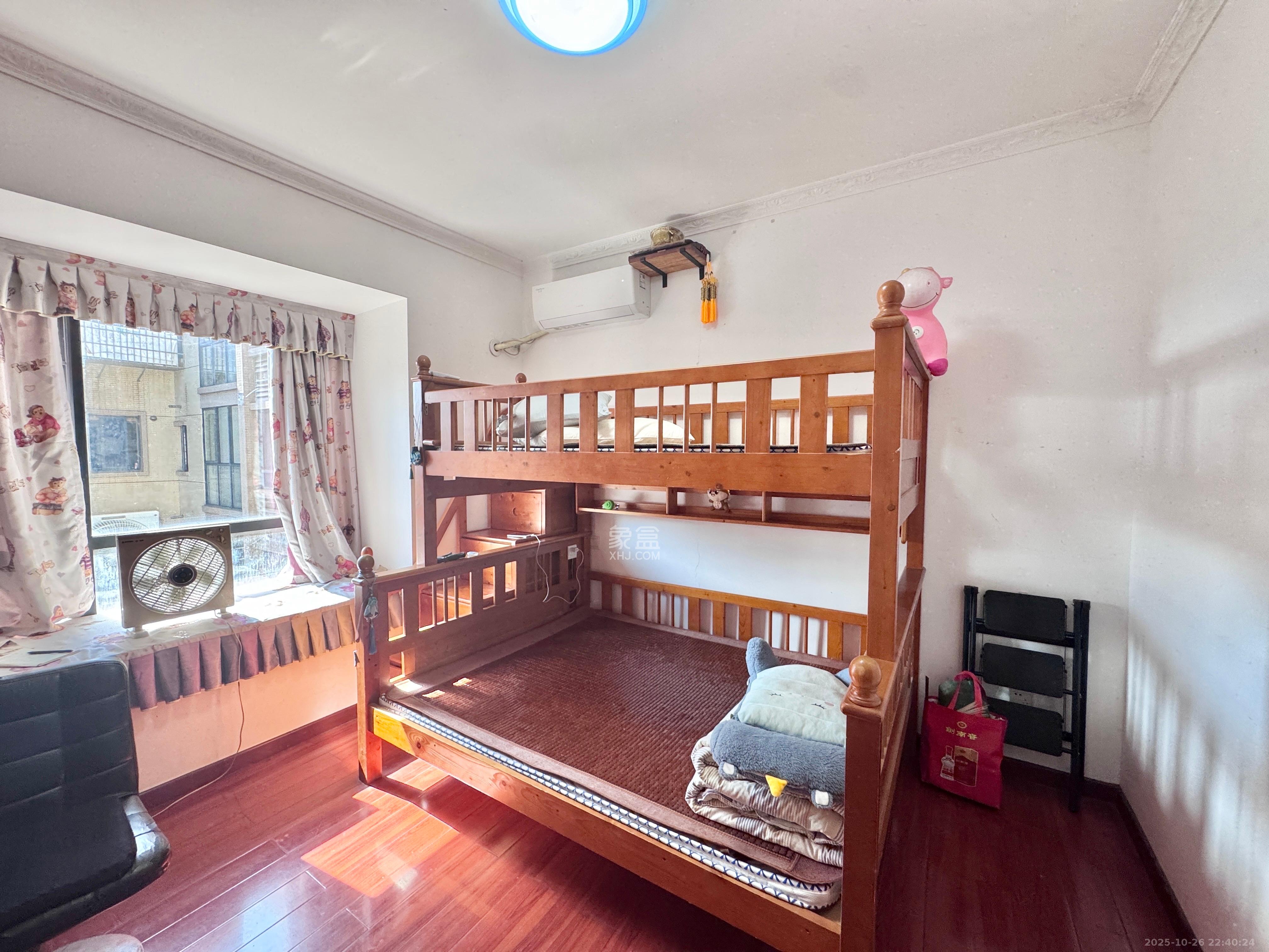 保利花园  2室2厅1卫    2200.0元/月 保利花园  2室2厅1卫    2200.0元/月室内图