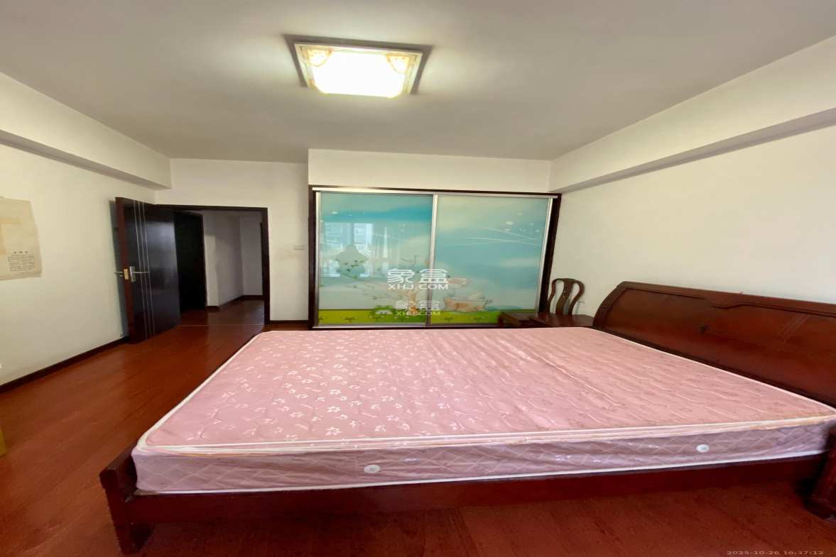 科技公寓 3室2厅2卫 3300.0元/月 科技公寓 3室2厅2卫 3300.0元/月室内图