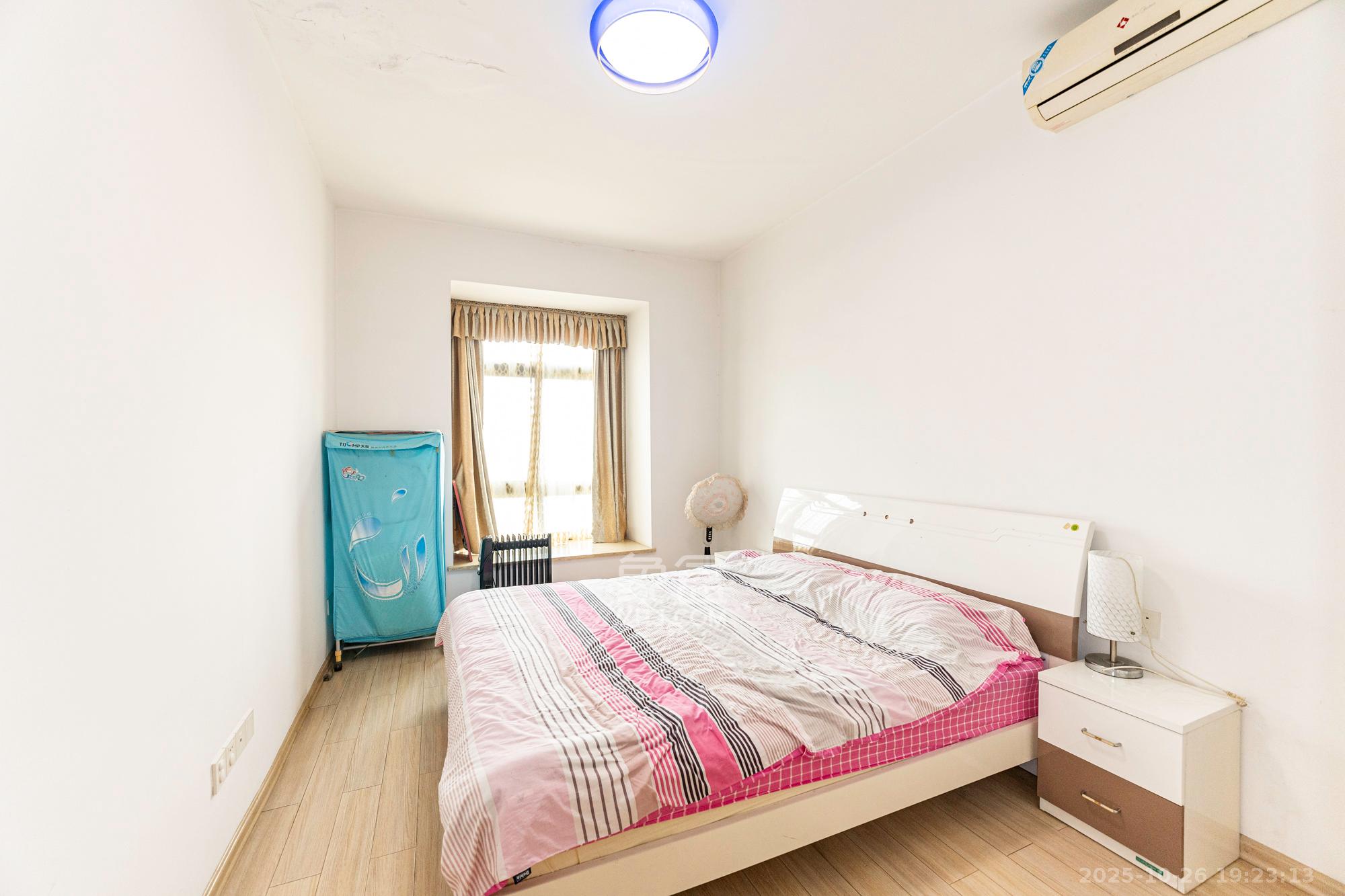 财富名园  3室2厅2卫    132.0万 财富名园  3室2厅2卫    132.0万卧室