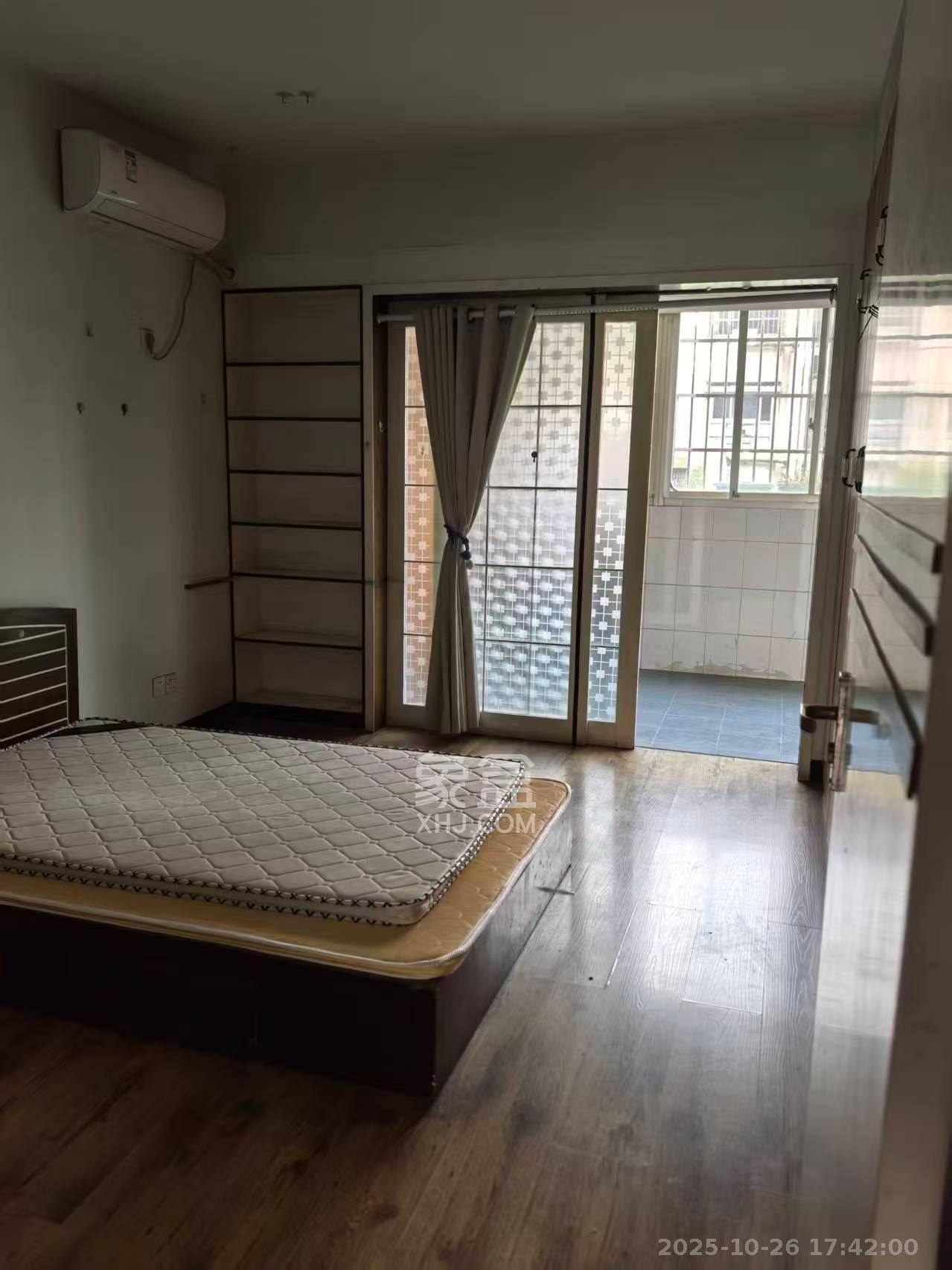 湘卫花苑  3室2厅1卫    2280.0元/月 湘卫花苑  3室2厅1卫    2280.0元/月室内图