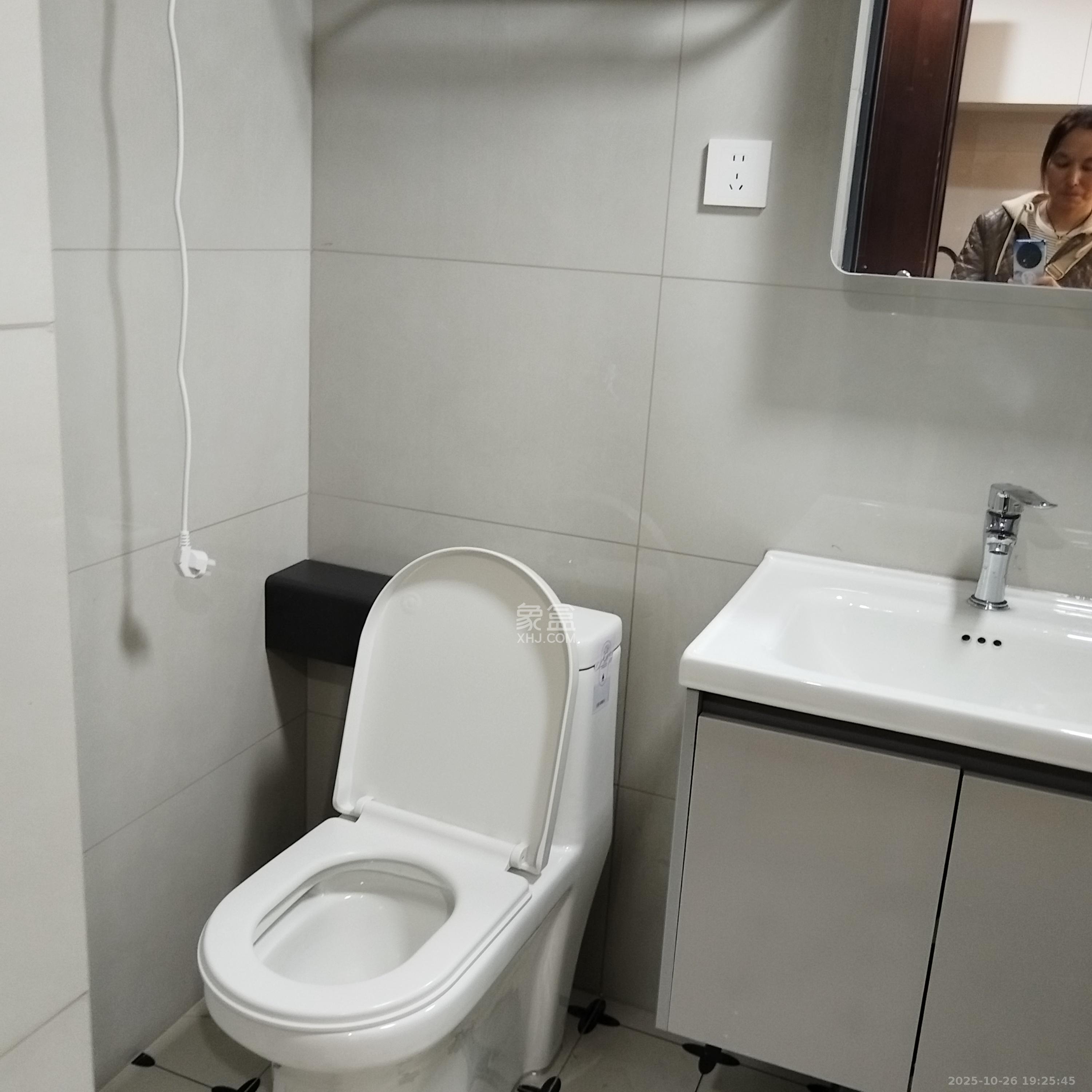 中海珑悦府 1室1厅1卫 1300.0元/月 中海珑悦府 1室1厅1卫 1300.0元/月室内图