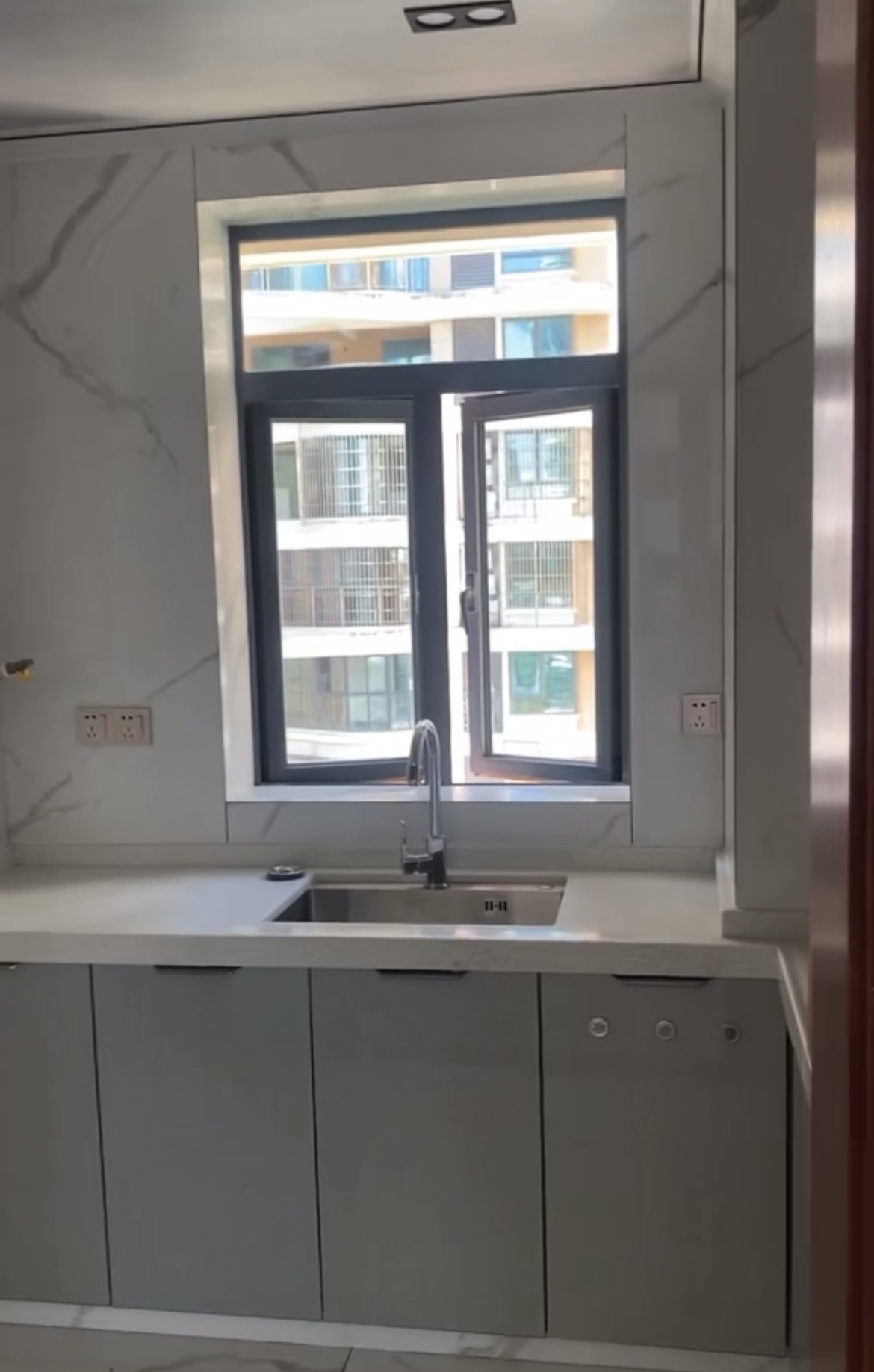 国兴城(C区) 3室2厅2卫 5000.0元/月 国兴城(C区) 3室2厅2卫 5000.0元/月室内图