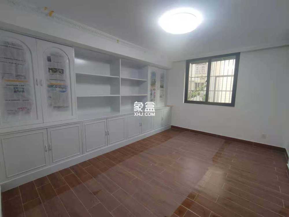 大成公寓 4室2厅2卫 6000.0元/月 大成公寓 4室2厅2卫 6000.0元/月室内图