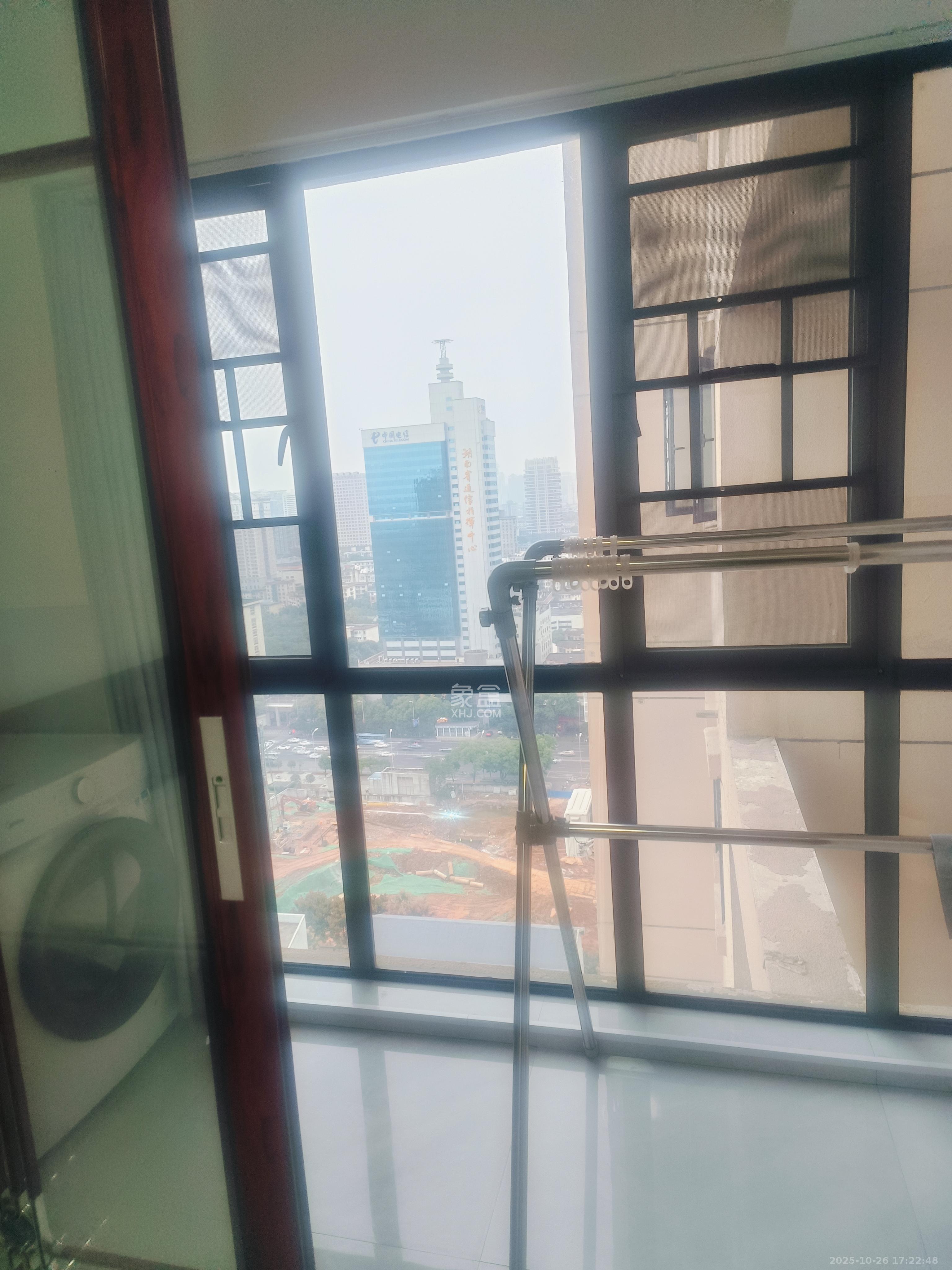 韭菜园嘉苑  3室2厅2卫    4000.0元/月室内图