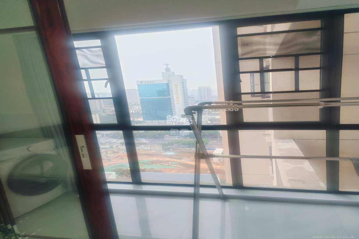 韭菜园嘉苑 3室2厅2卫 4000.0元/月 韭菜园嘉苑 3室2厅2卫 4000.0元/月室内图