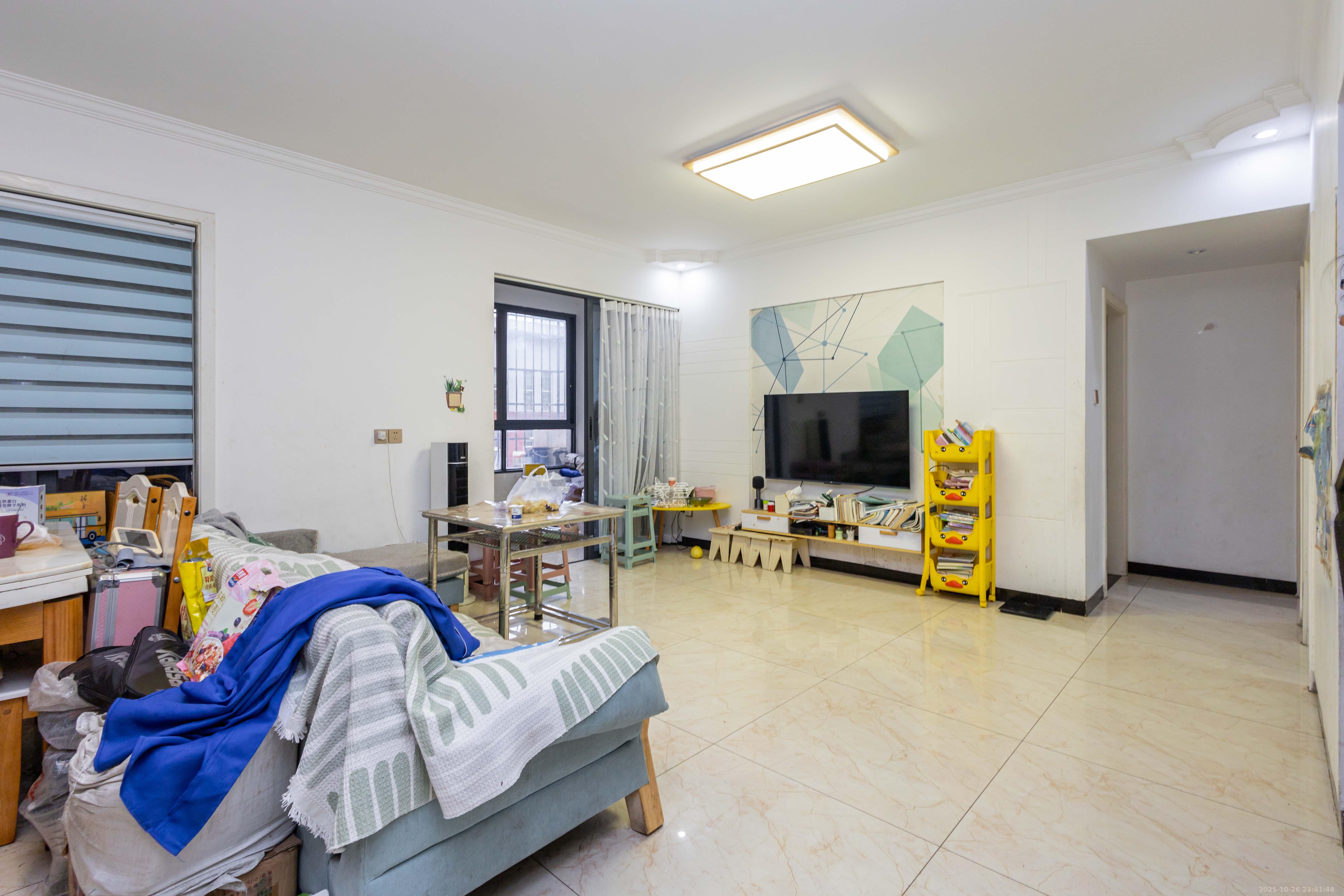 中国铁建国际城二期 3室2厅1卫 54.8万 中国铁建国际城二期 3室2厅1卫 54.8万客厅