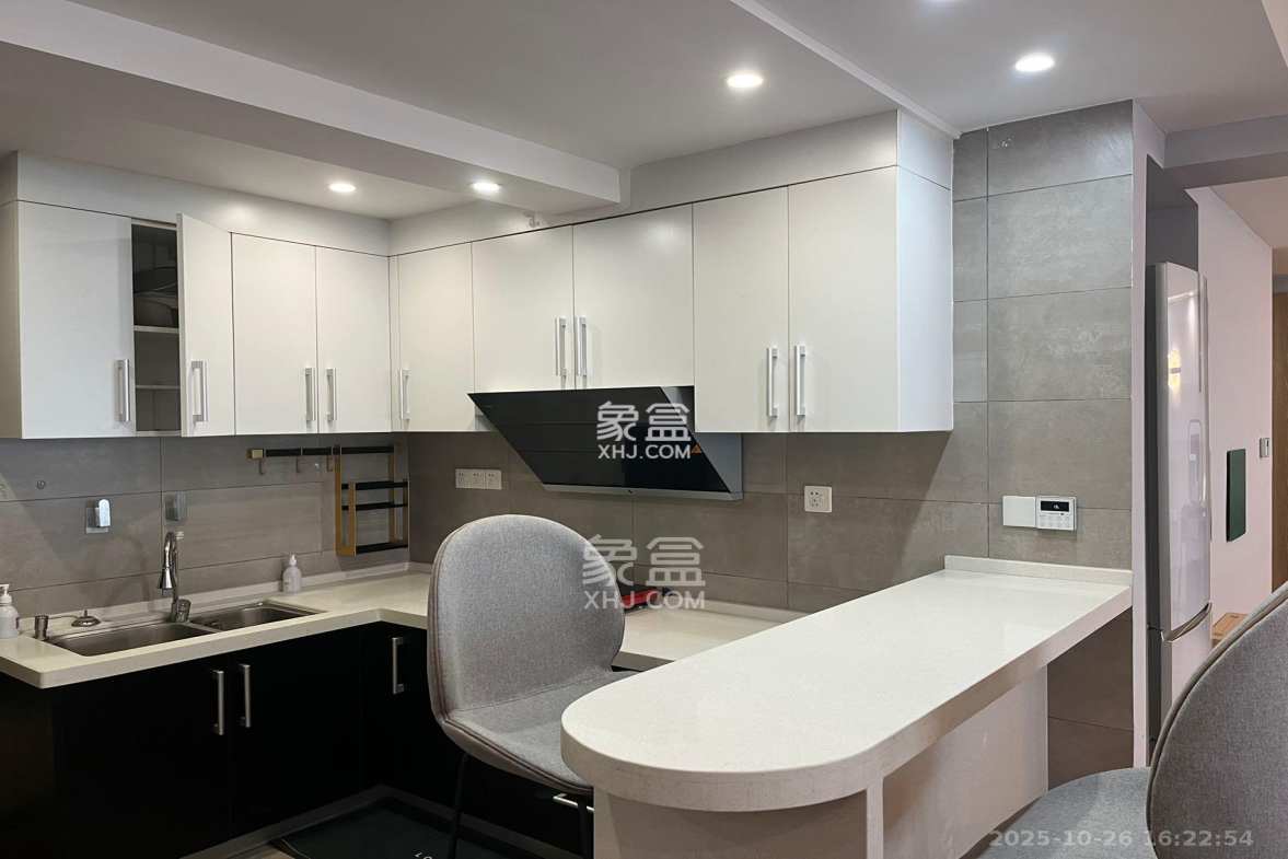 保利国际广场 1室1厅1卫 5500.0元/月 保利国际广场 1室1厅1卫 5500.0元/月室内图