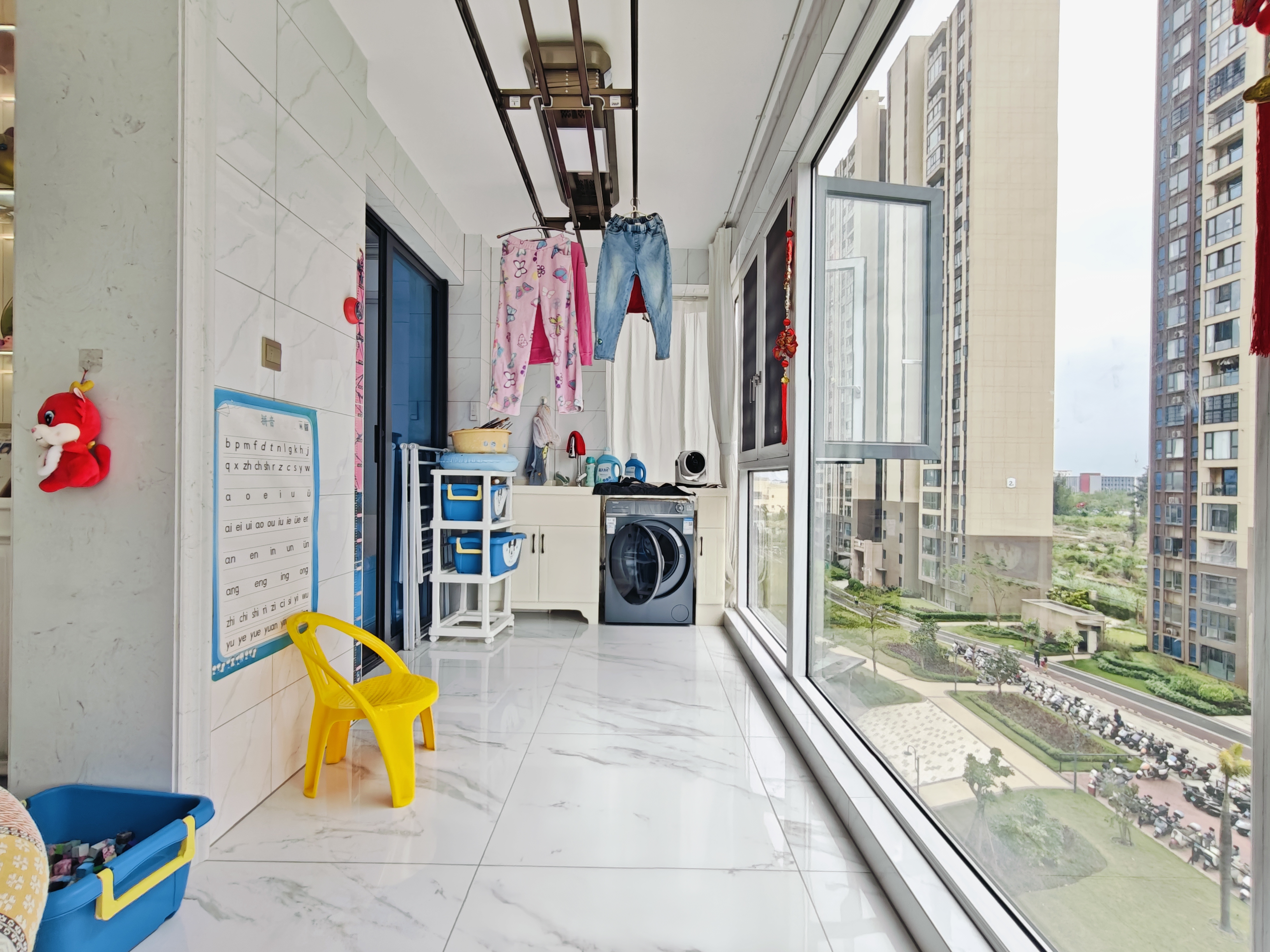 碧桂园公园上城  3室2厅2卫    175.0万 碧桂园公园上城  3室2厅2卫    175.0万阳台