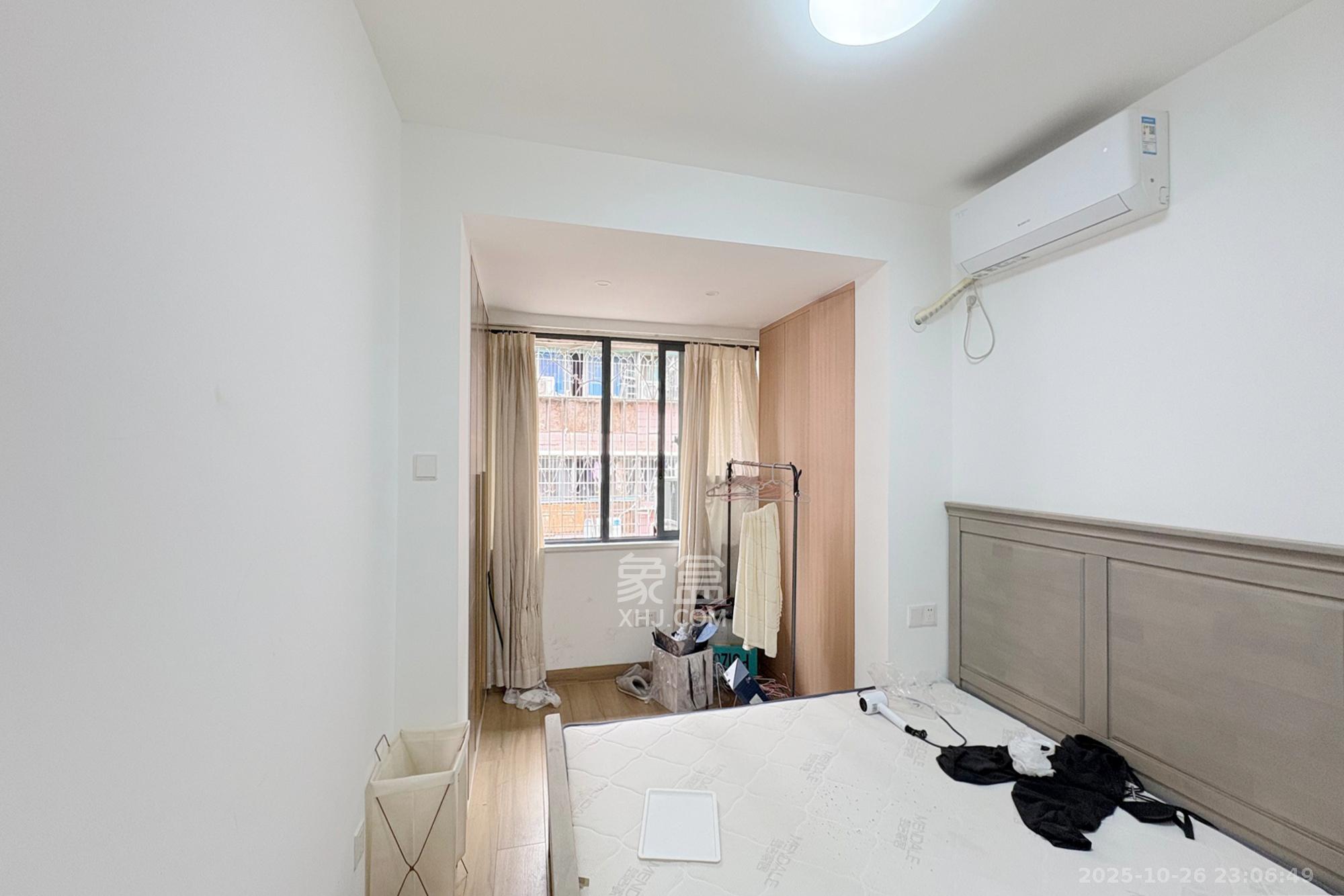 新富城 3室2厅1卫 110.0万 新富城 3室2厅1卫 110.0万卧室