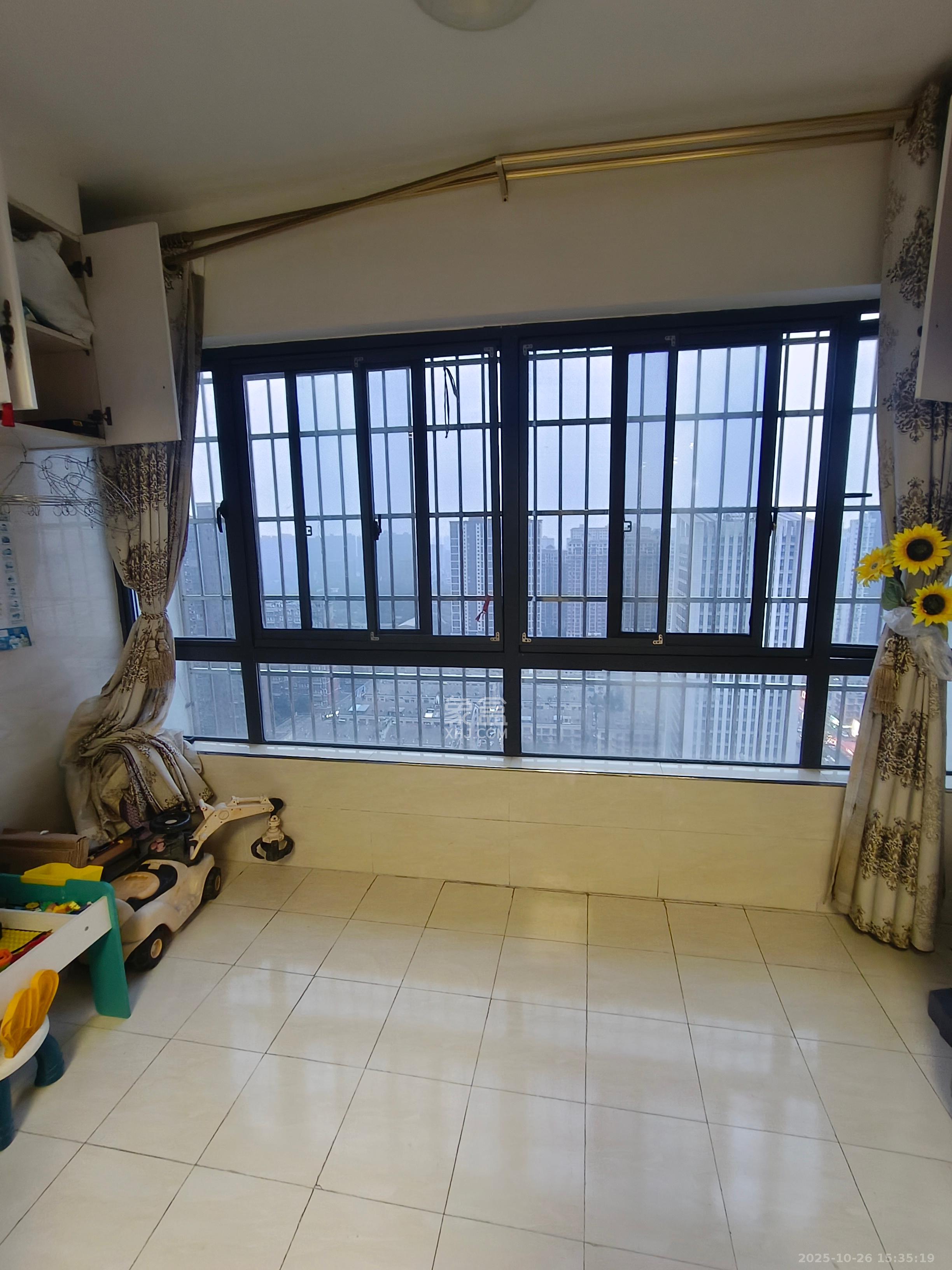 中国铁建国际城二期  3室2厅1卫    1700.0元/月 中国铁建国际城二期  3室2厅1卫    1700.0元/月室内图