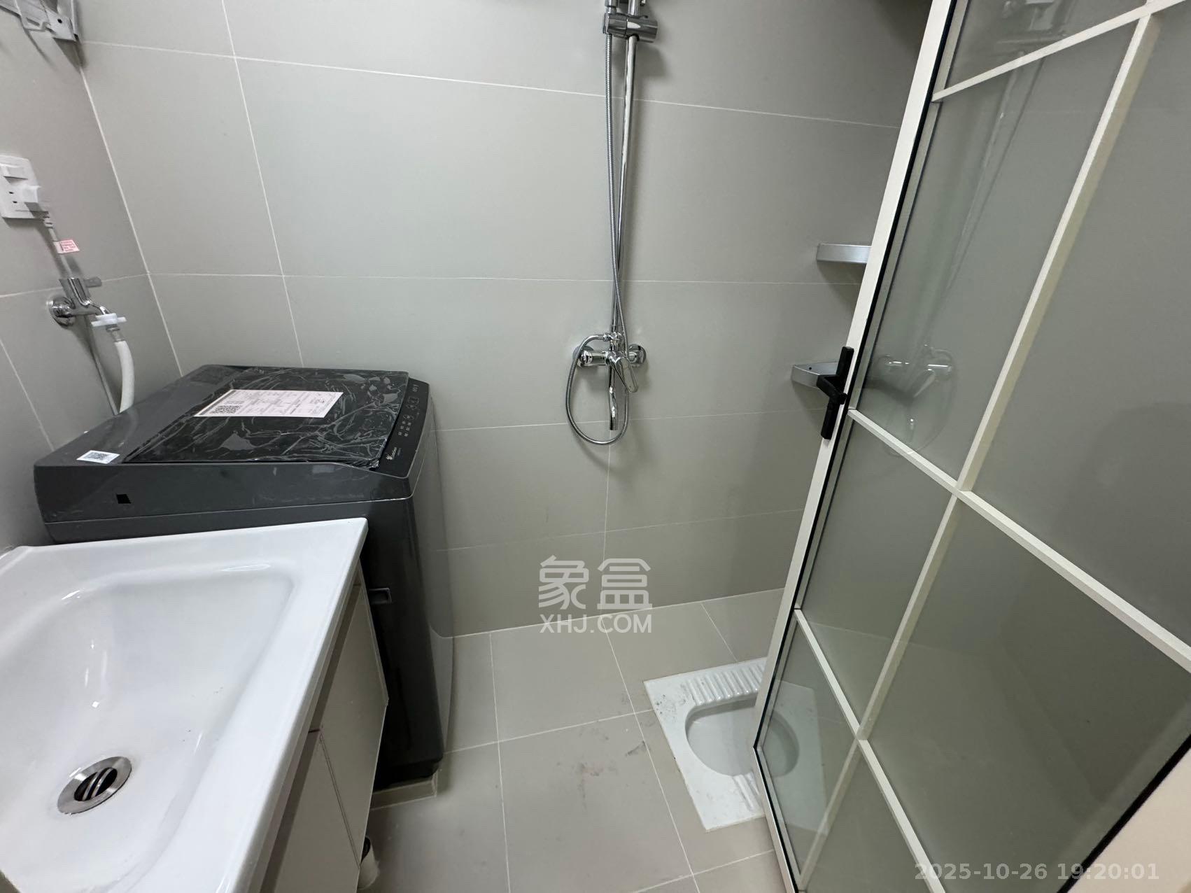 保利中环广场(保利中悦苑) 1室1厅1卫 1500.0元/月 保利中环广场(保利中悦苑) 1室1厅1卫 1500.0元/月室内图