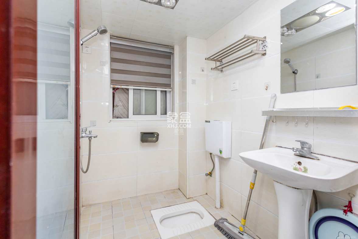 爵士湘 2室2厅1卫 34.0万 爵士湘 2室2厅1卫 34.0万卫生间